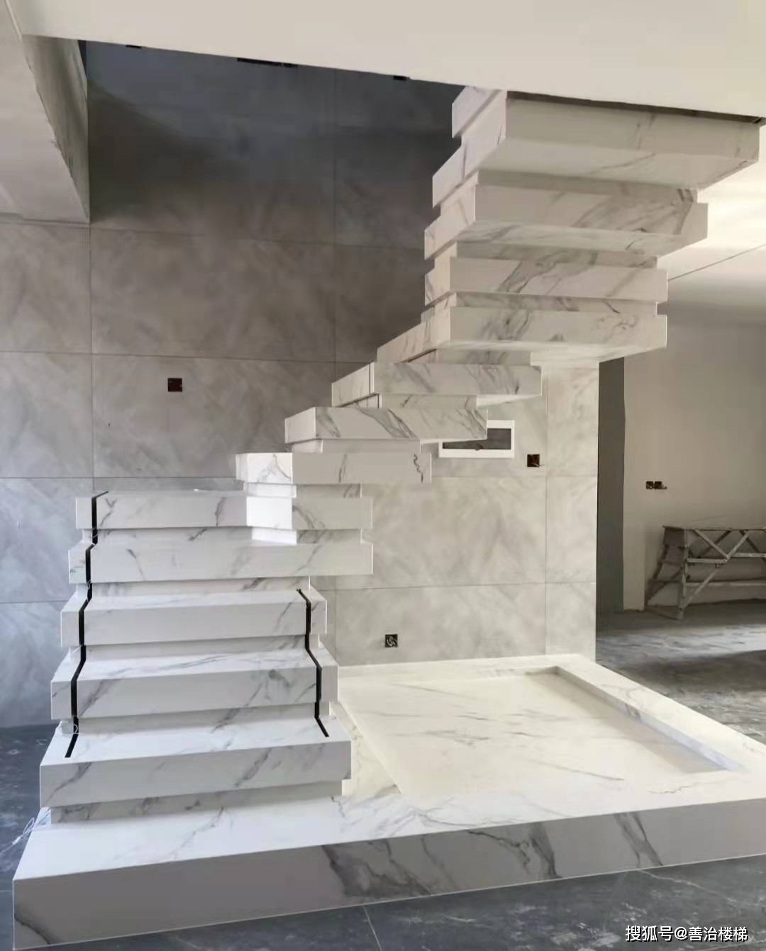 2018别墅楼梯过道瓷砖贴图-房天下装修效果图