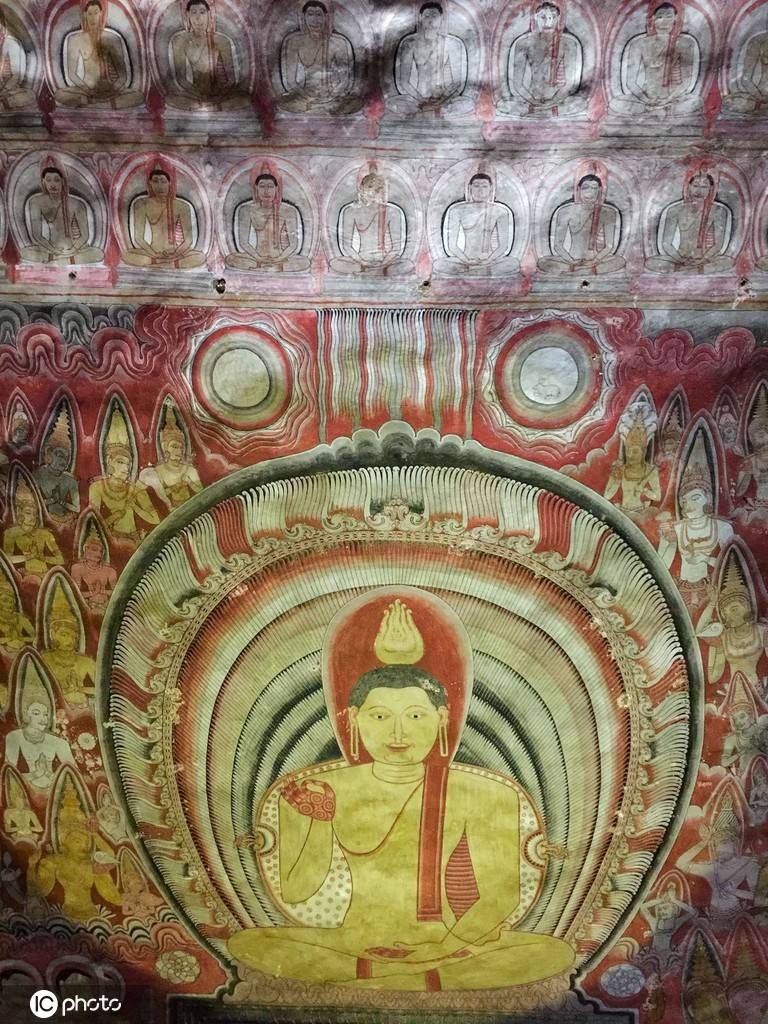 斯里兰卡丹布勒石窟寺壁画精美绝伦