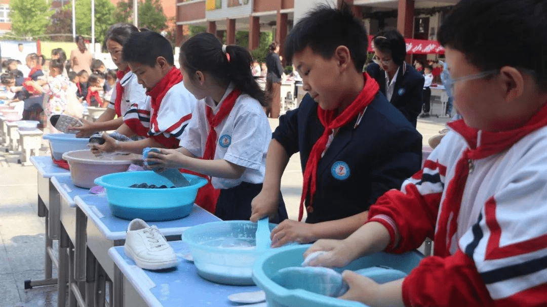 市古城實驗小學舉行學生勞動技能展示比賽活動_年級_參賽選手_紅領巾