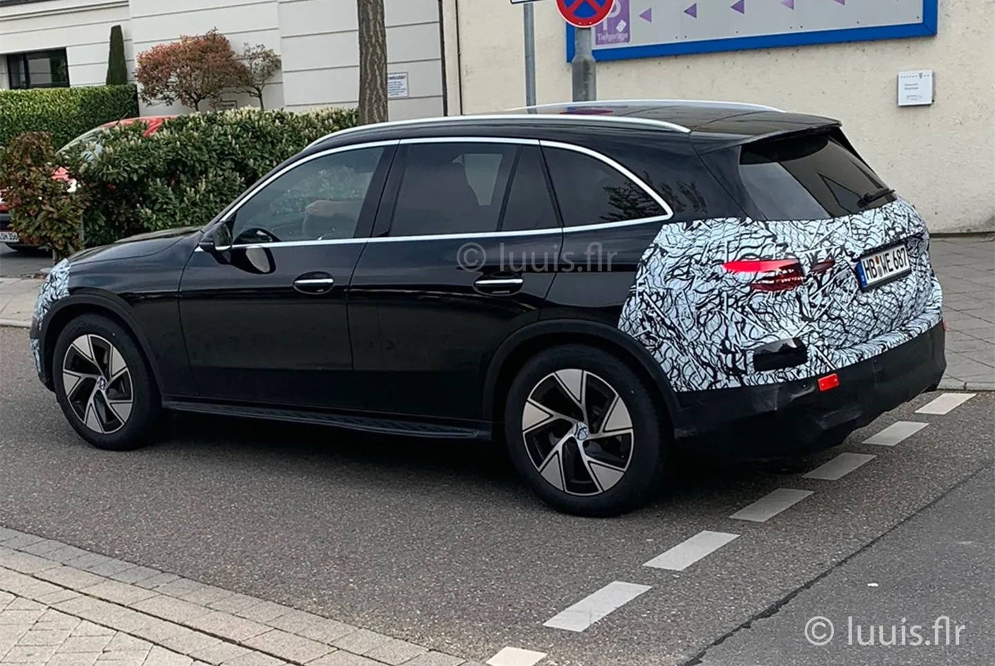 全新奔驰glc最新路试谍照曝光采用非常成熟的造型