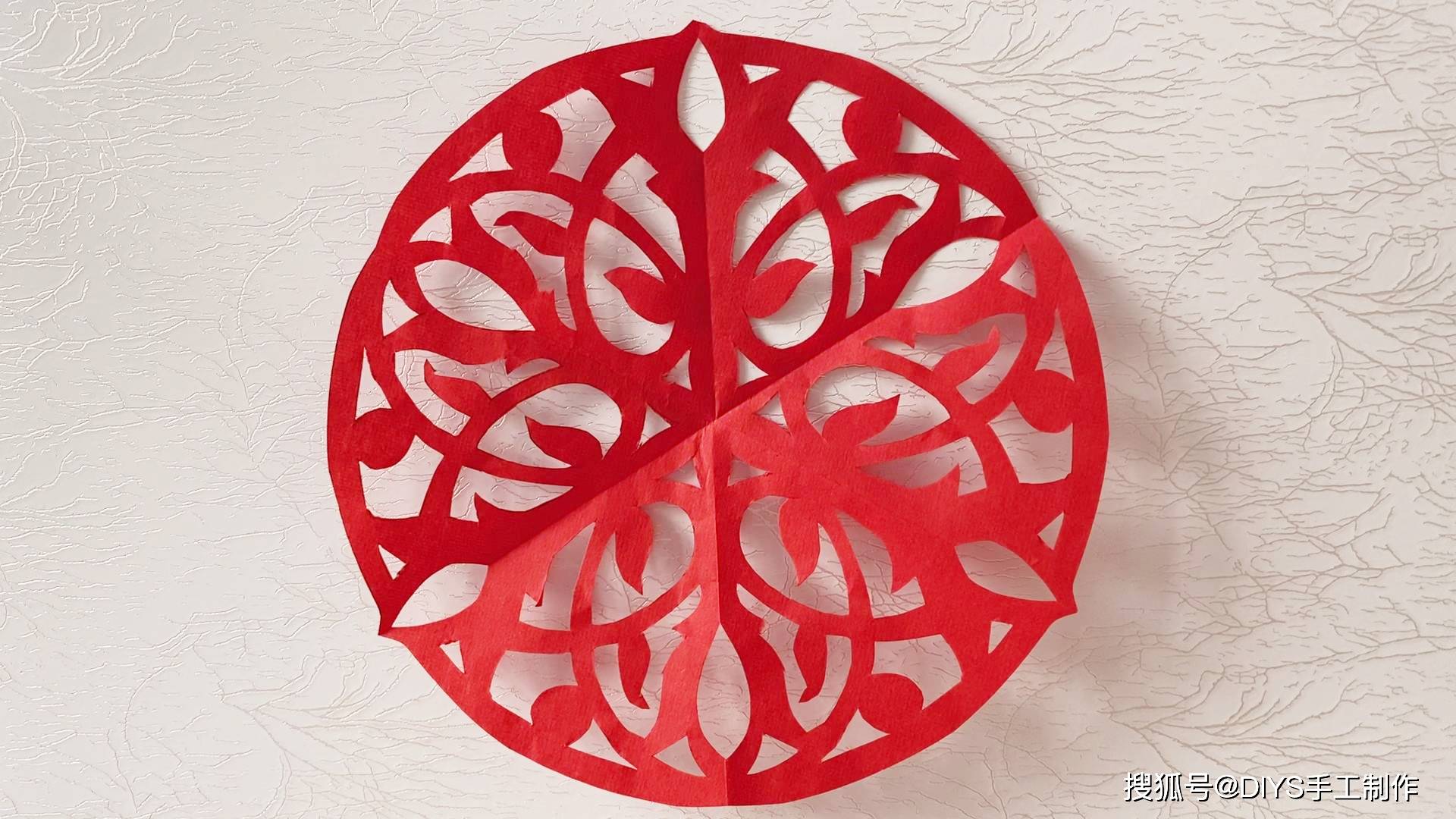 简单又漂亮的圆形窗花纸