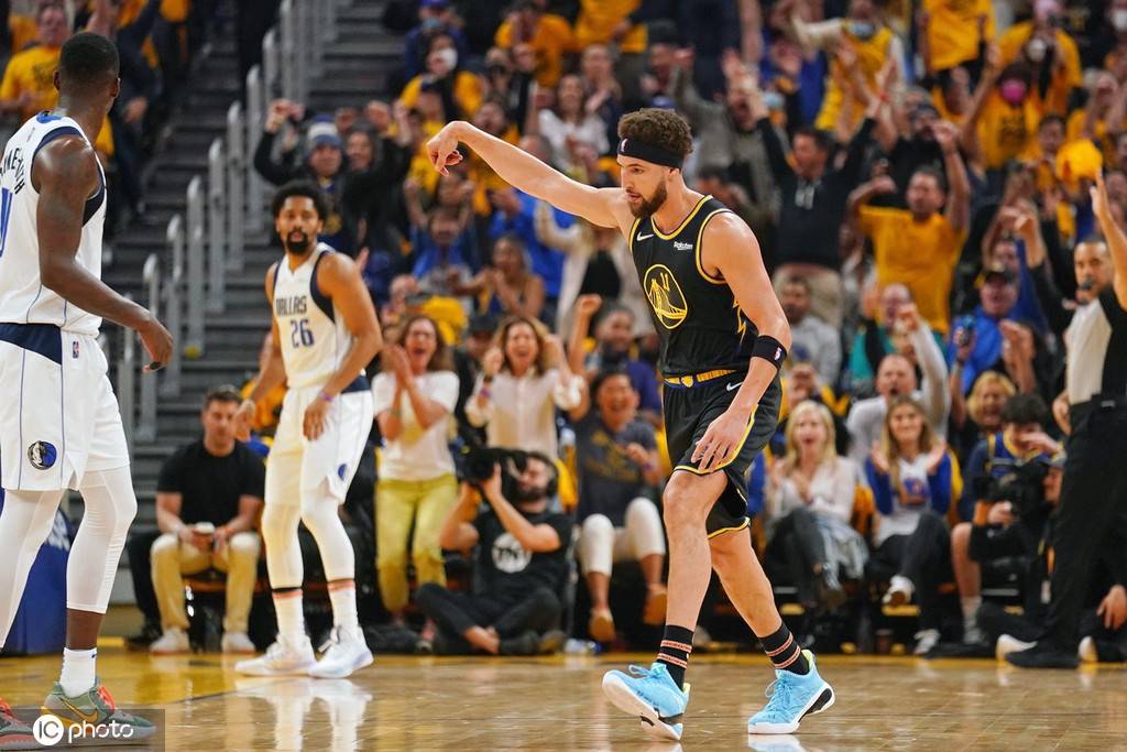 克莱晋级战再中8记三分 两度重伤重返决赛成奇迹_比赛_金州勇士_三分