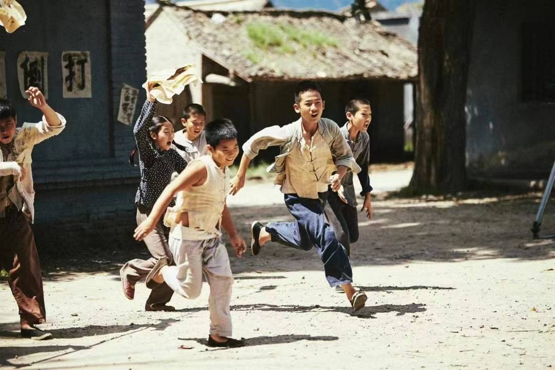 少年英雄董存瑞儿童团的关键词是智慧与团结