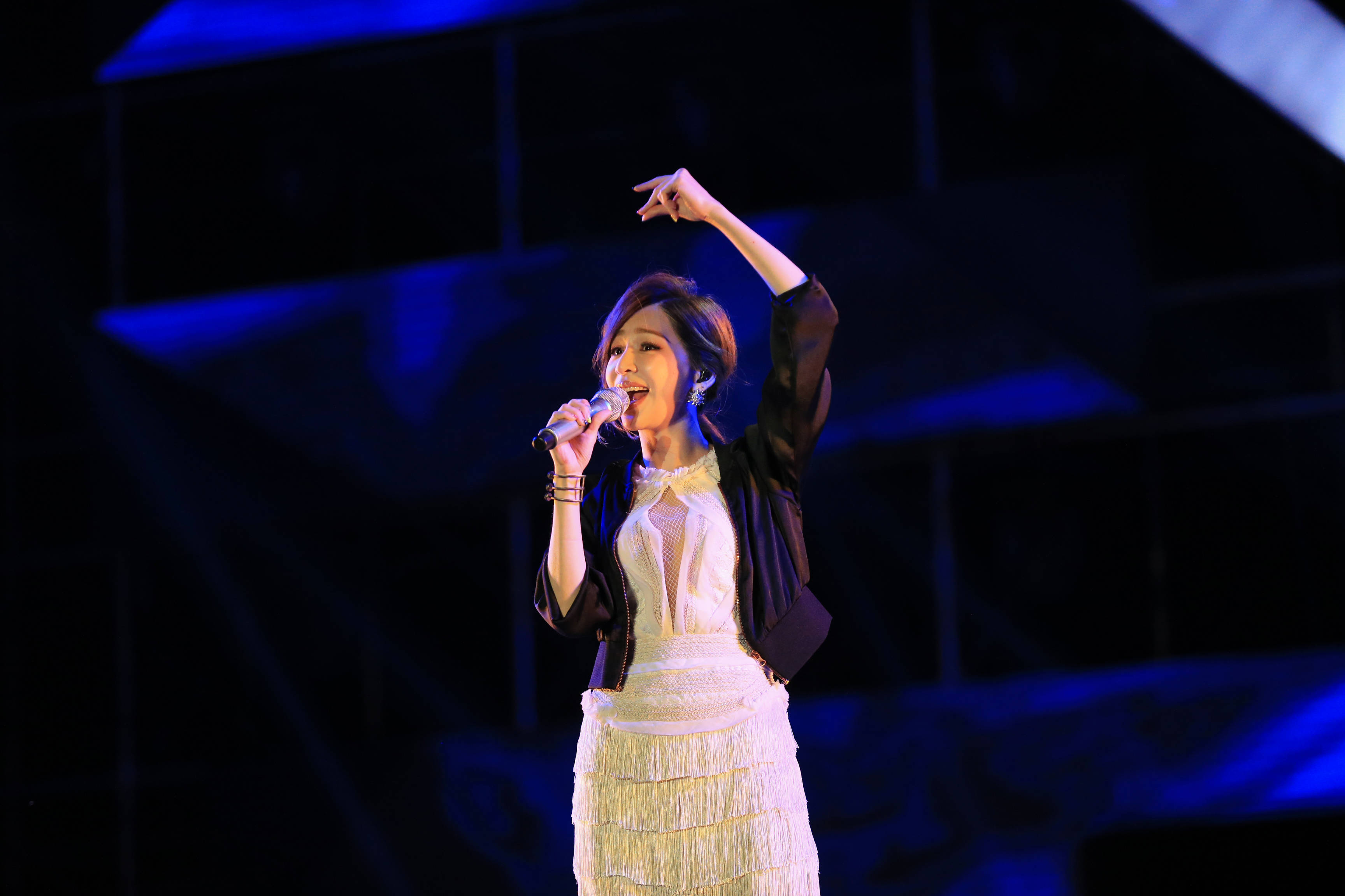 王心凌要来重庆仙女山音乐节?六年前就已经来过_李健_歌迷_明星