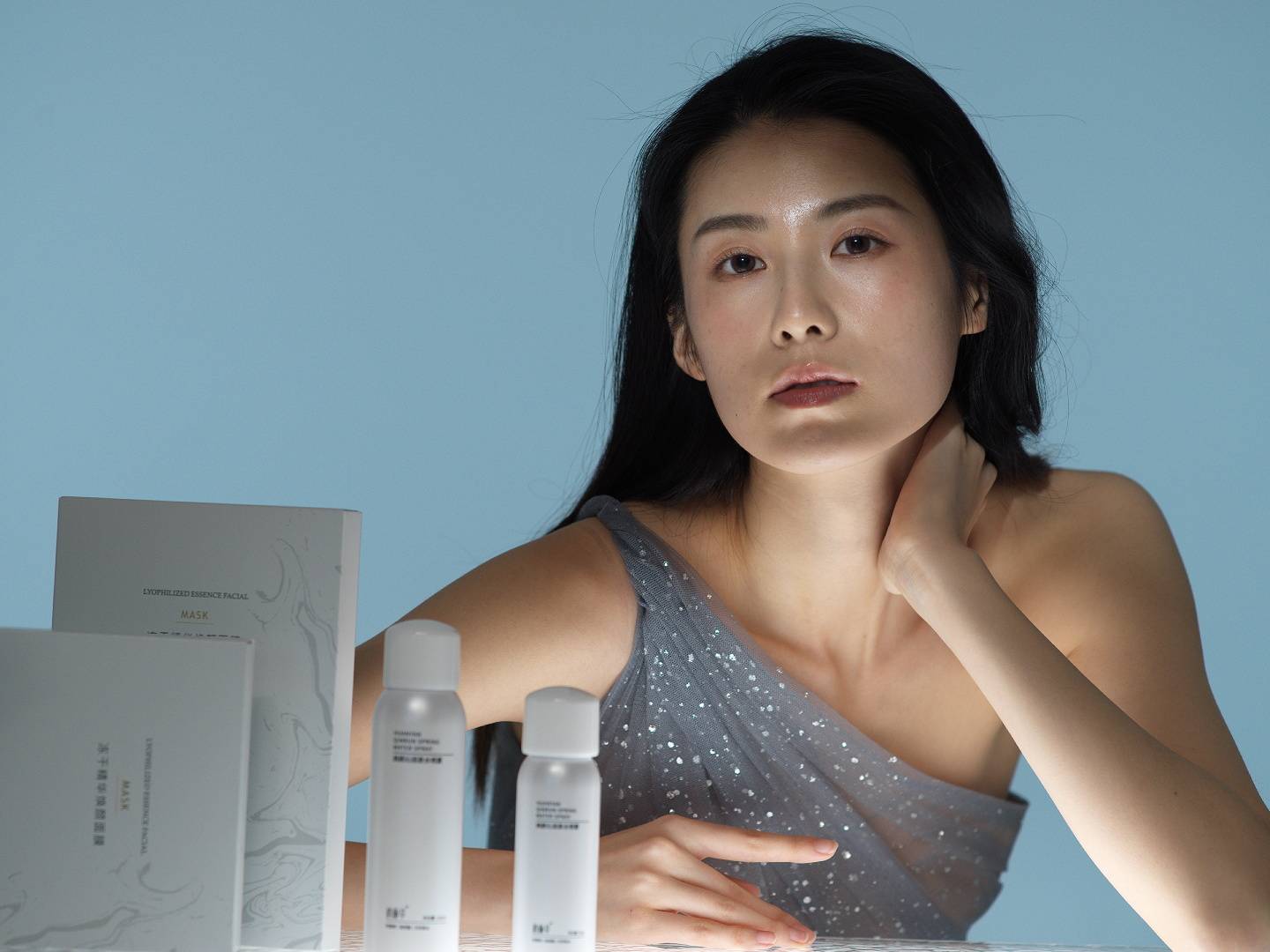 俏施华在科学护肤道路上,不断加大科研力度,攻克了