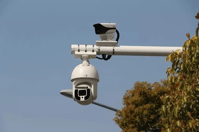 高位视频停车监控管理系统投入使用后,可24小时为停放车辆"站岗",自动