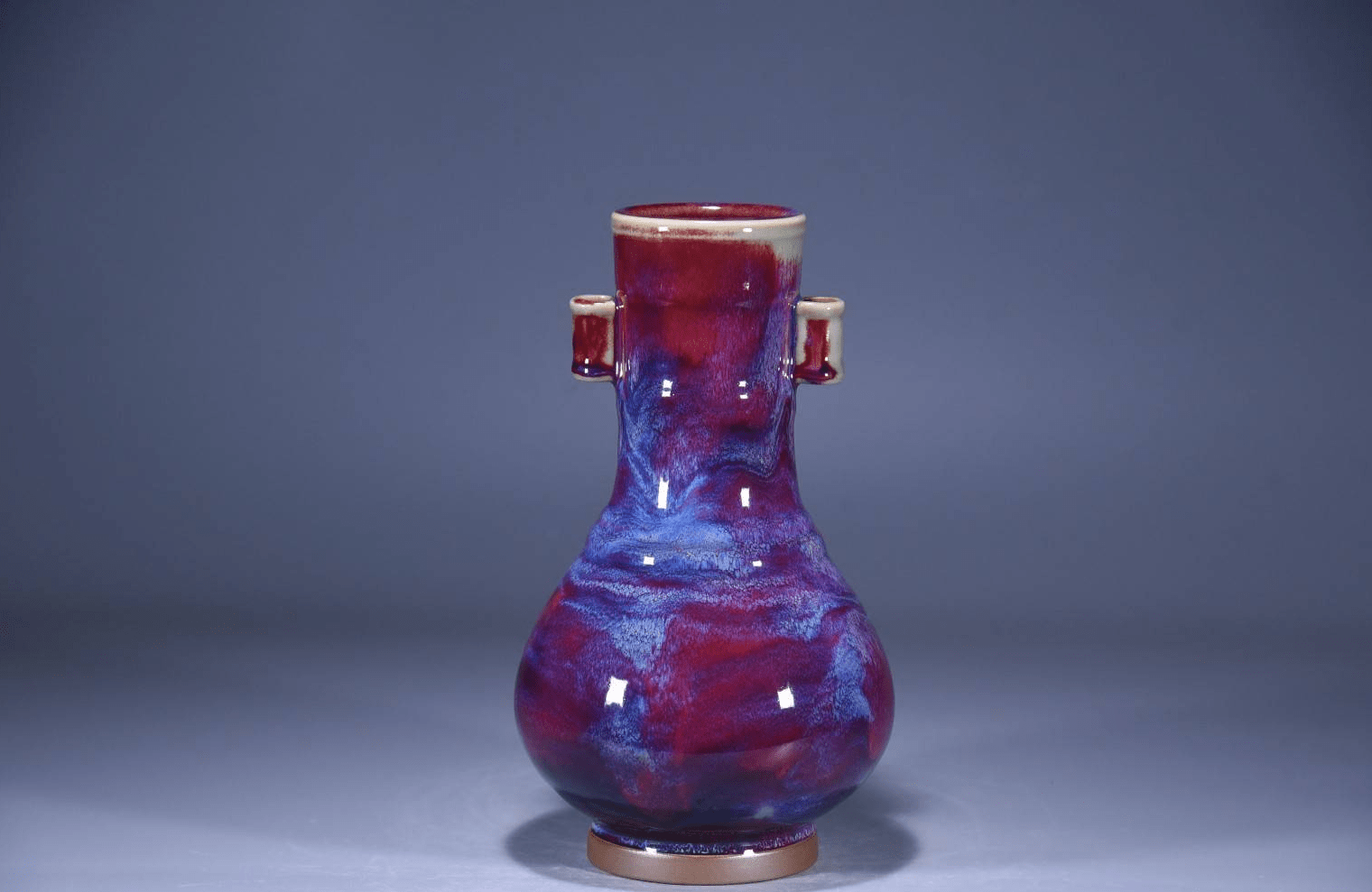 其貌不扬的贯耳瓶，为什么成为流传千年的经典之作？_搜狐网