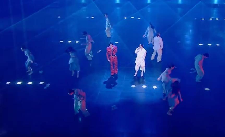 为歌而赞：邓典和尚雯婕合唱姚六一词曲的《雾里》_歌曲_节目_高音