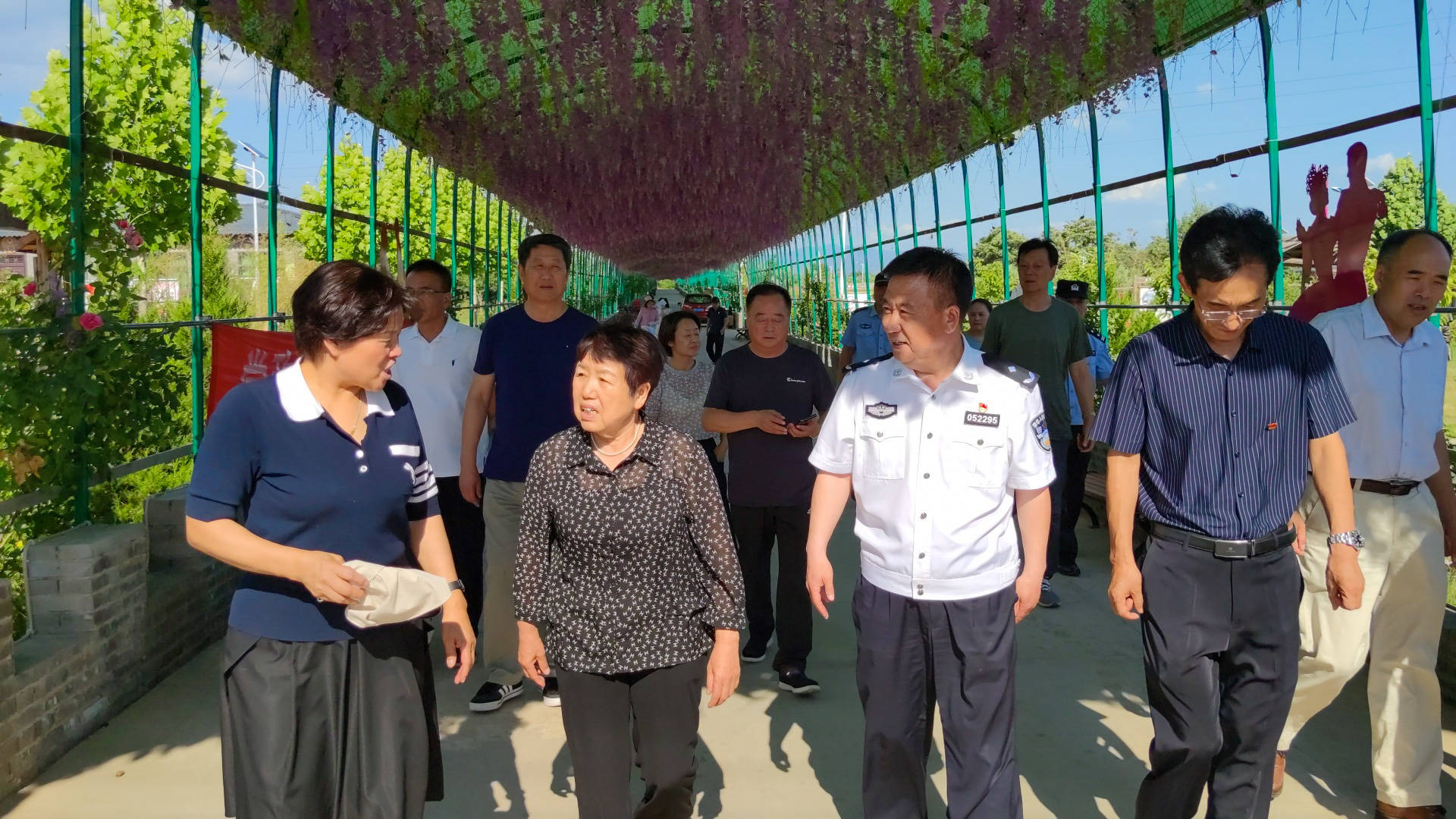 河南省见义勇为基金会副理事长蒋美兰一行到三门峡调研