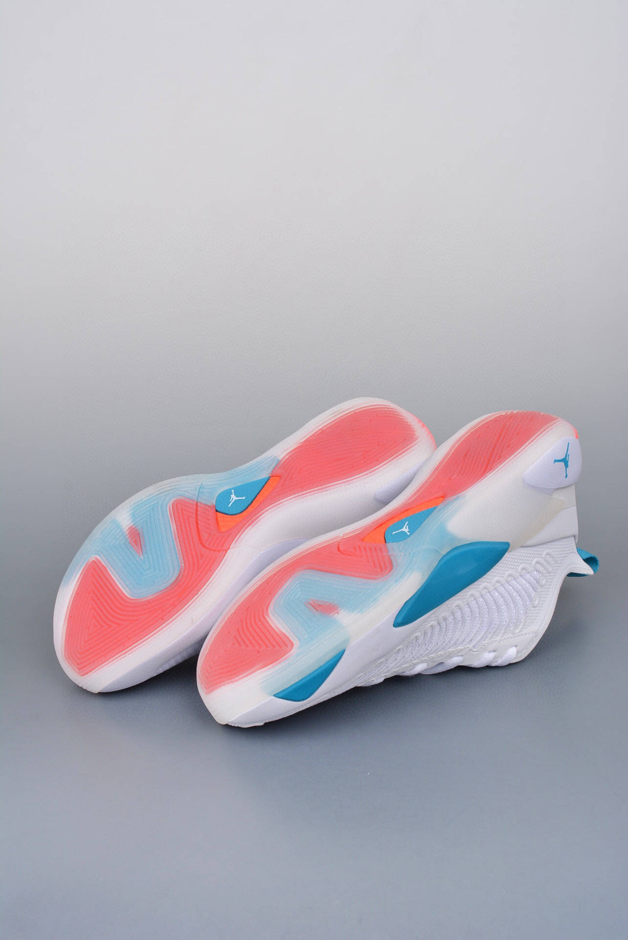 乔丹02jordan02luka02102zoom02separate02东契奇签名