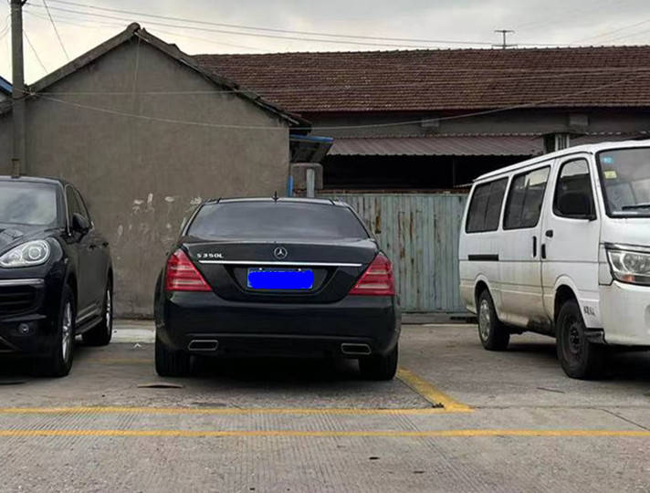 奔驰老款s w221改装w222迈巴赫外观到底有多帅_搜狐汽车_搜狐网