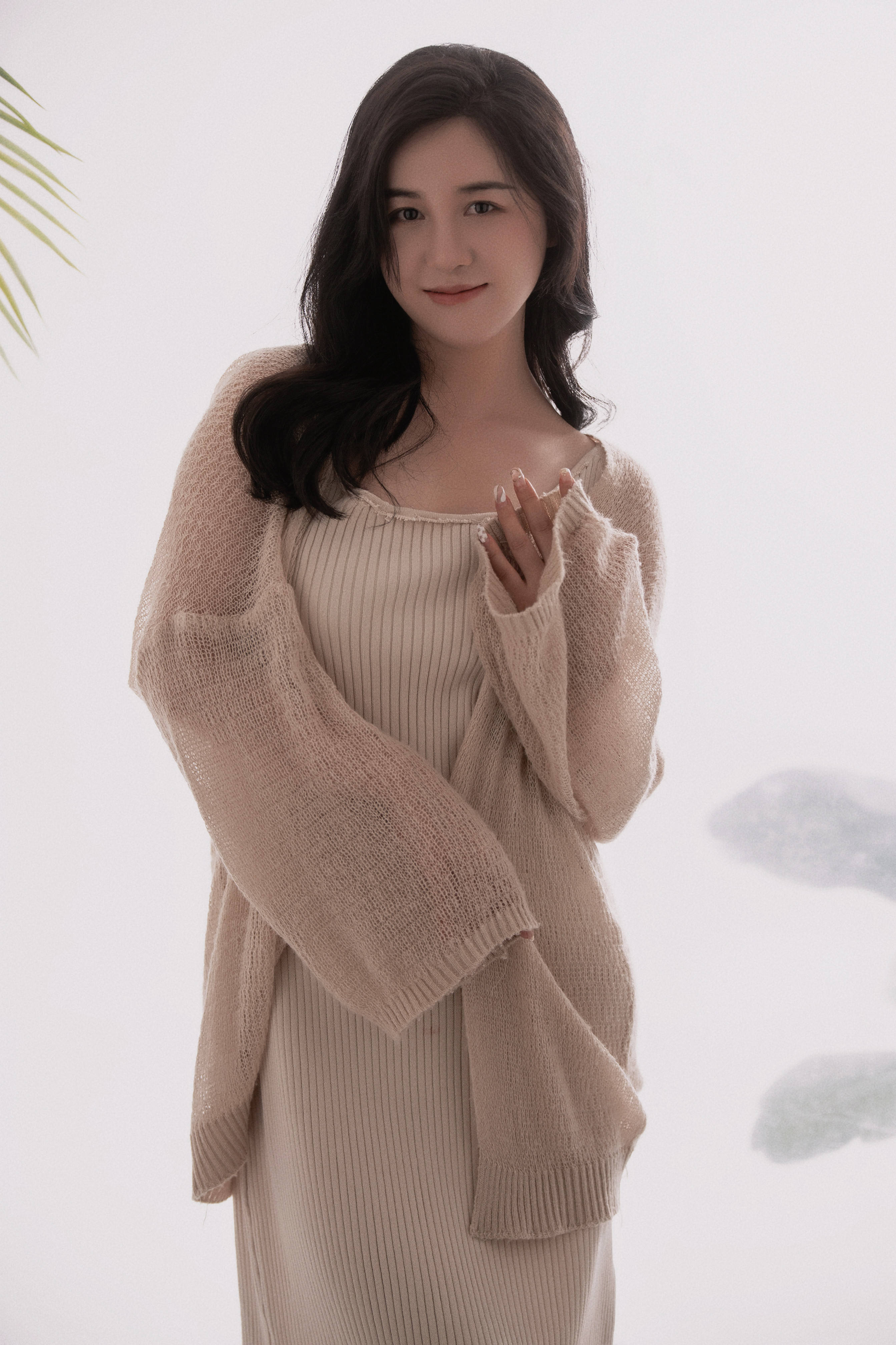 舒瑶最新写真 杏色针织裙尽显温柔气质_夜莺_男儿_毕业