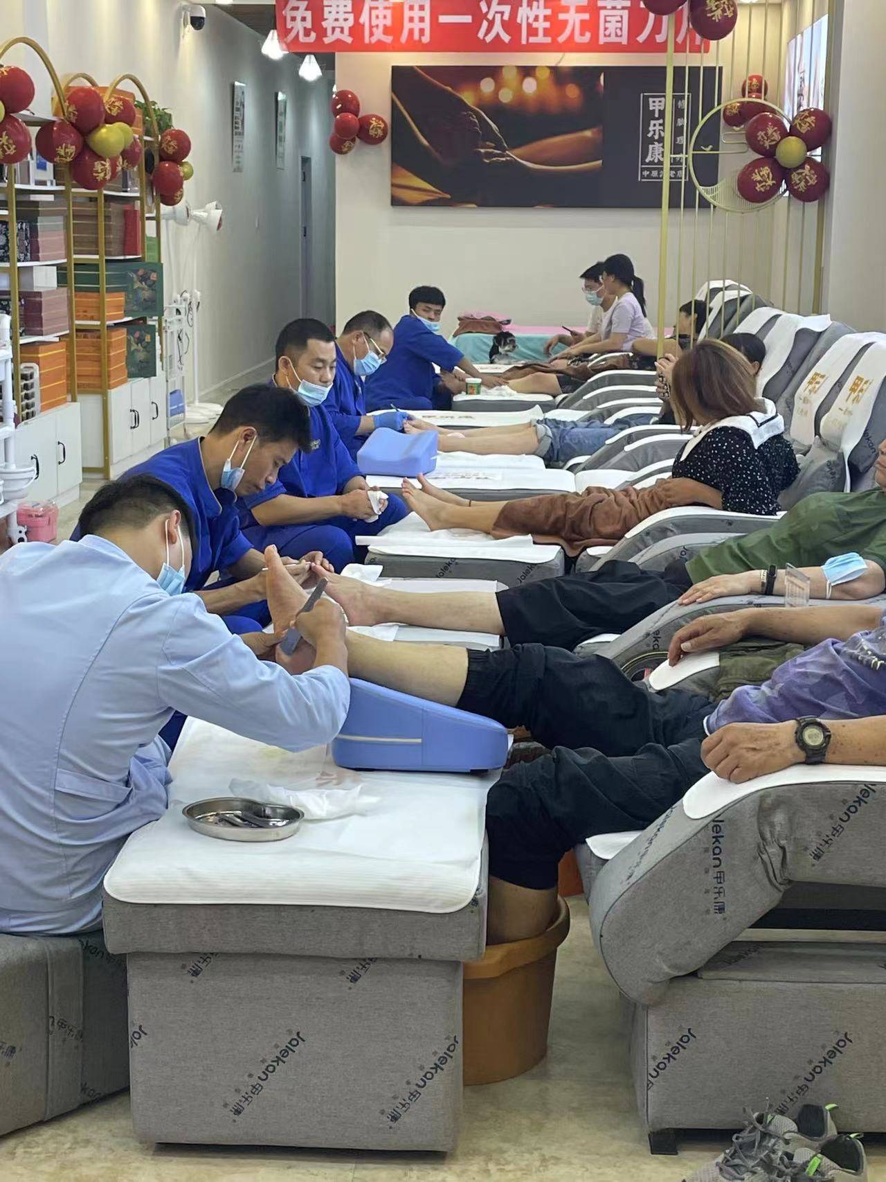 怎么加盟小型足疗店?注意事项为您介绍_品牌_足浴_服务