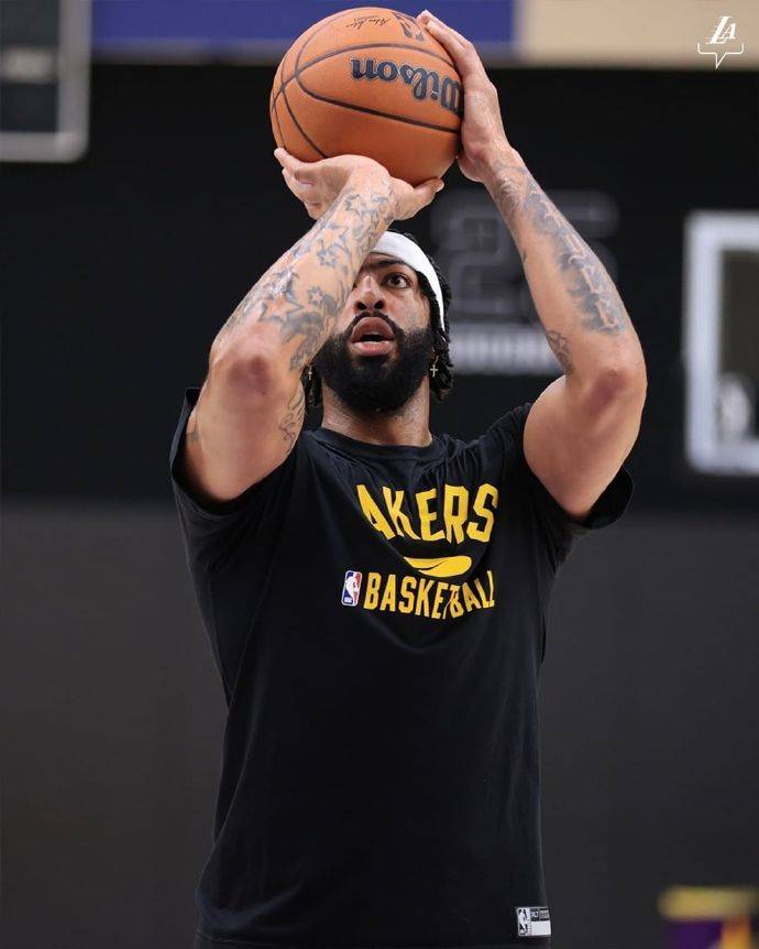 浓眉在湖人处境生变快船乘虚而入欲组三巨头抗衡勇士王朝