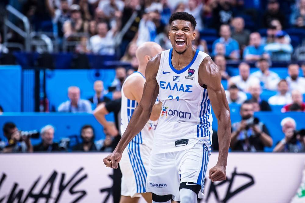 字母哥狂砍35分12篮板率队取胜 雄鹿主场力克强敌展现MVP统治力