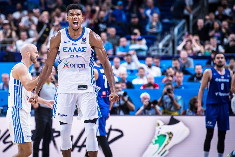 字母哥与穆雷默契配合成关键看点