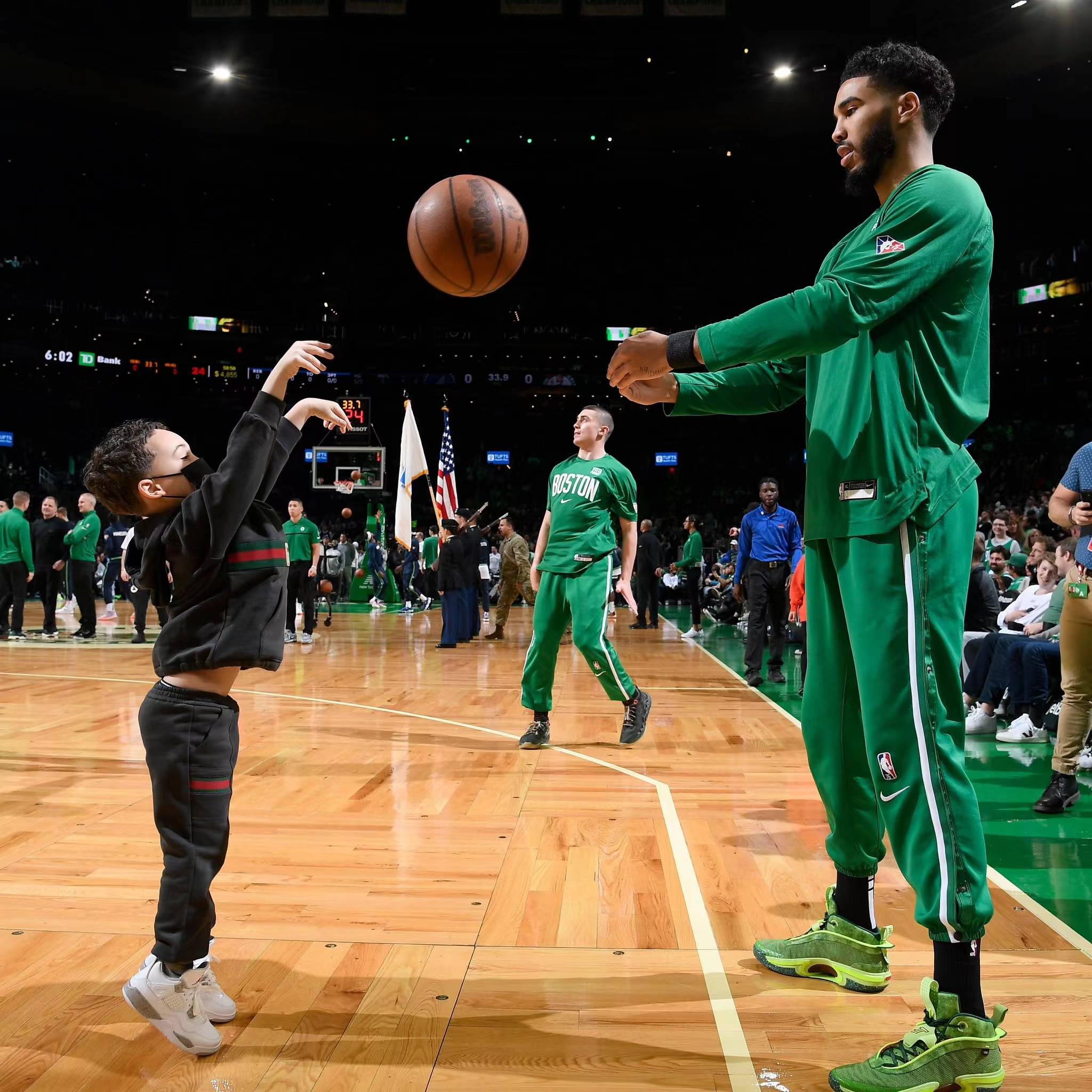 解析塔图姆与詹姆斯的技术特点探寻两人之间的异同之处