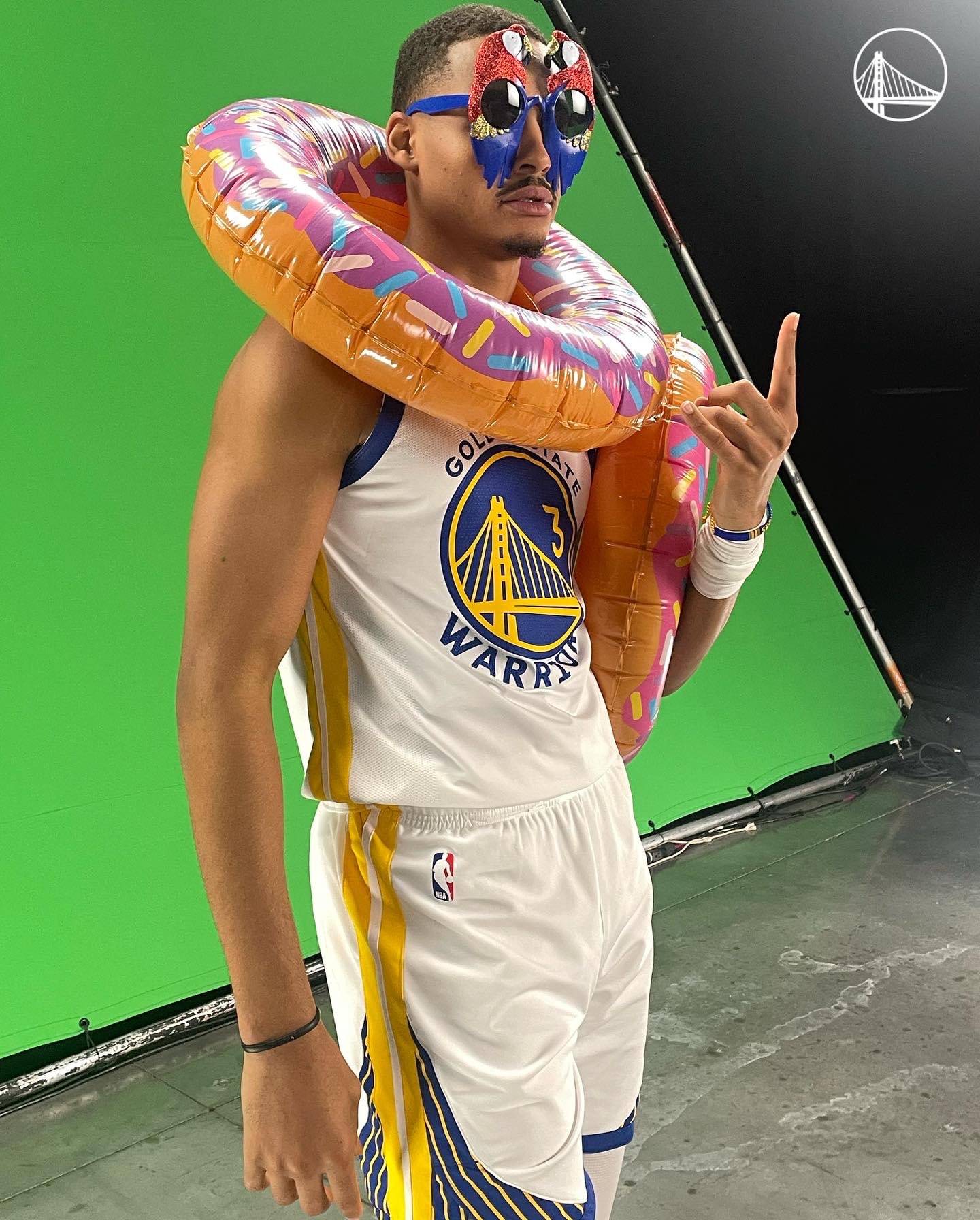 库里NBA直播精彩瞬间全程回顾球迷热议勇士战术布局