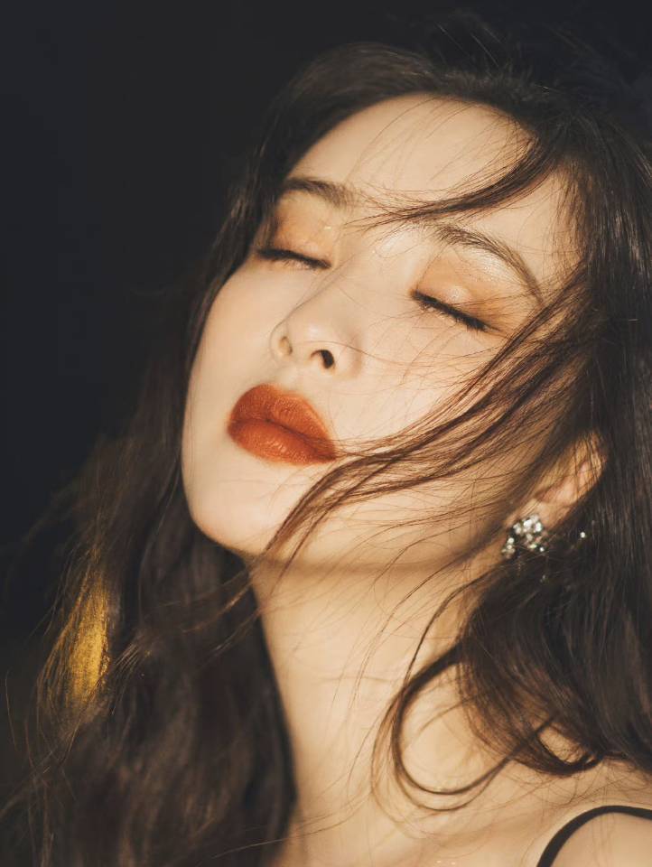 女明星孟子义写真合集:眉目如画、仪态万方-搜狐大视野-搜狐新闻