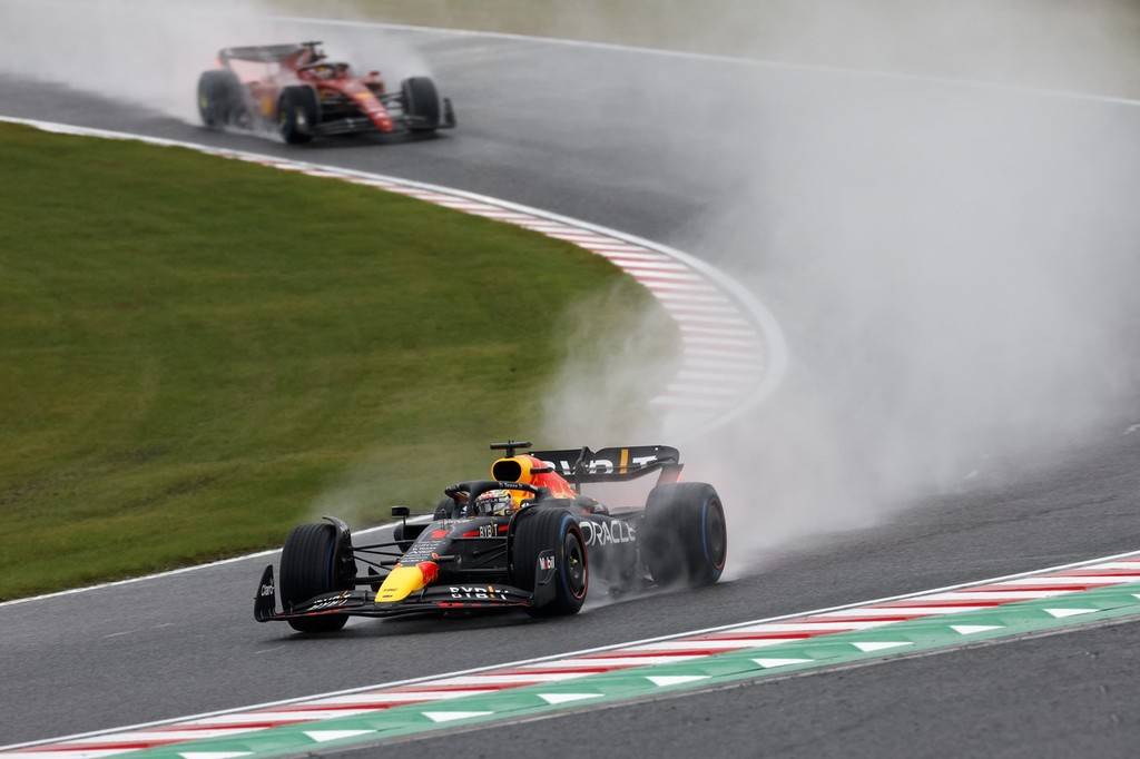 维斯塔潘提前四站卫冕2022赛季F1年度车手总冠军-搜狐大视野-搜狐新闻