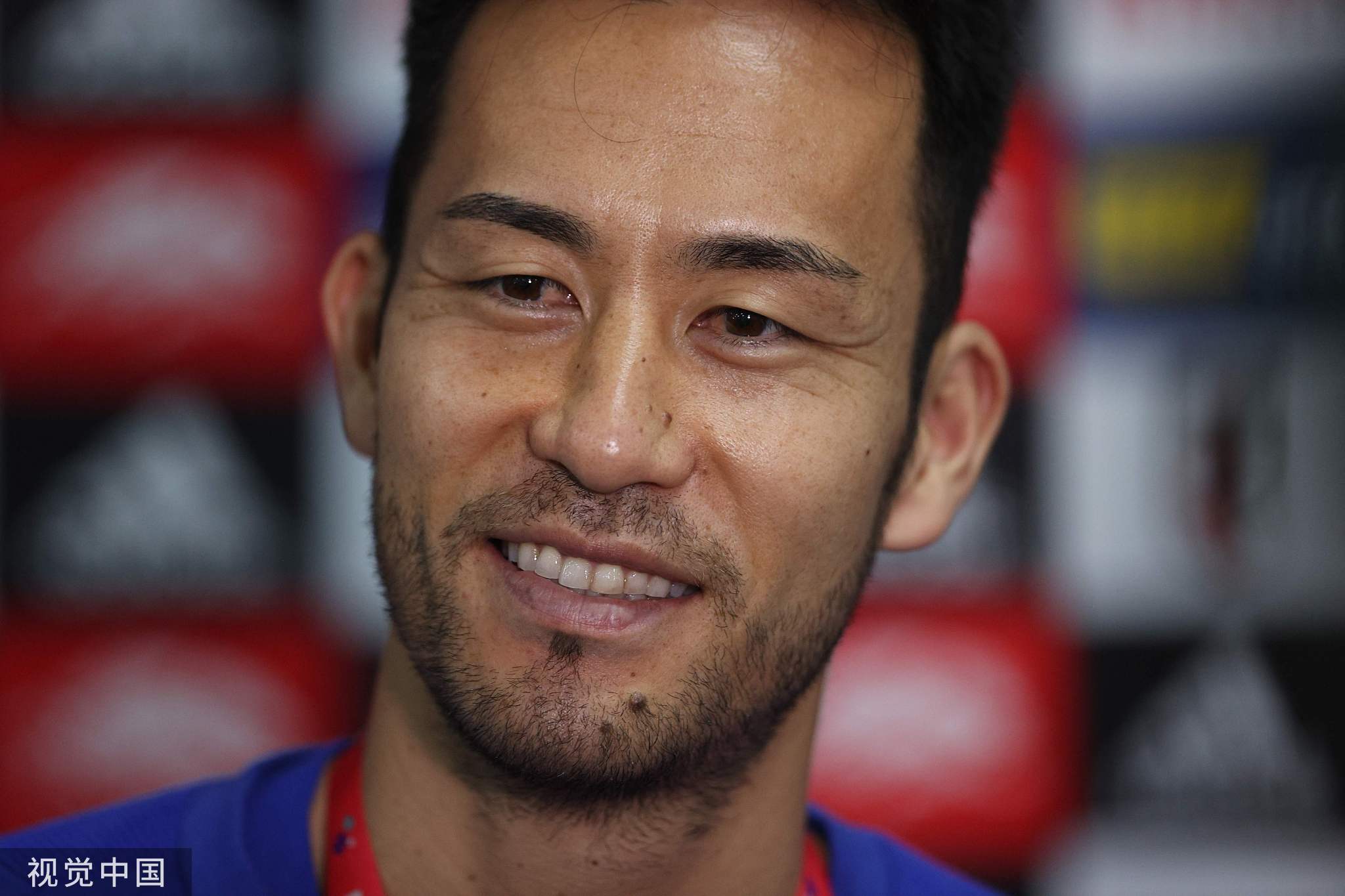 高清图日本队召开发布会吉田麻也面带笑容