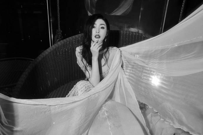 张天爱化身精灵女王轻纱飞舞 手握星光神话感满满-搜狐大视野-搜狐新闻