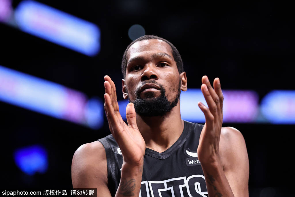 字母哥与雄鹿双星联手能否在新赛季打破冠军荒