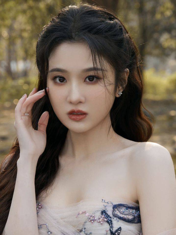 女星张慧雯时尚写真：公主仙女、楚楚动人-搜狐大视野-搜狐新闻