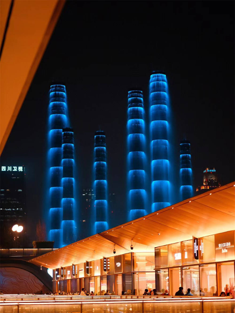 向下扎根生长的成都skp,惊喜不止一两个?_时尚_景观_品牌