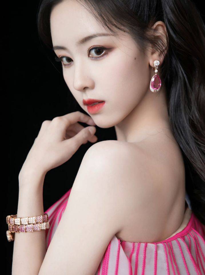 女星陈都灵时尚造型:俏丽绝美、玲珑俊俏-搜狐大视野-搜狐新闻