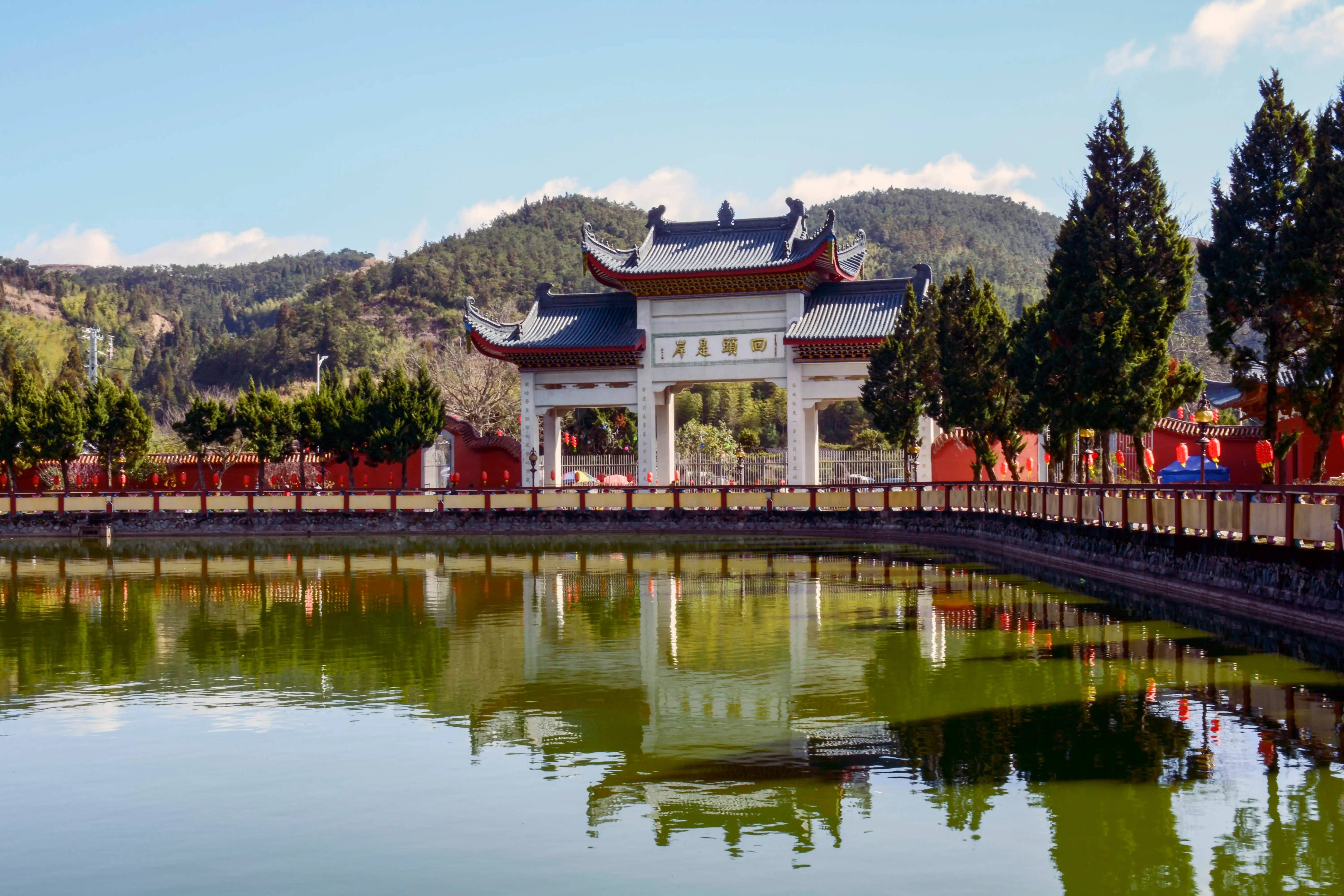 闽侯雪峰崇圣禅寺（七绝）