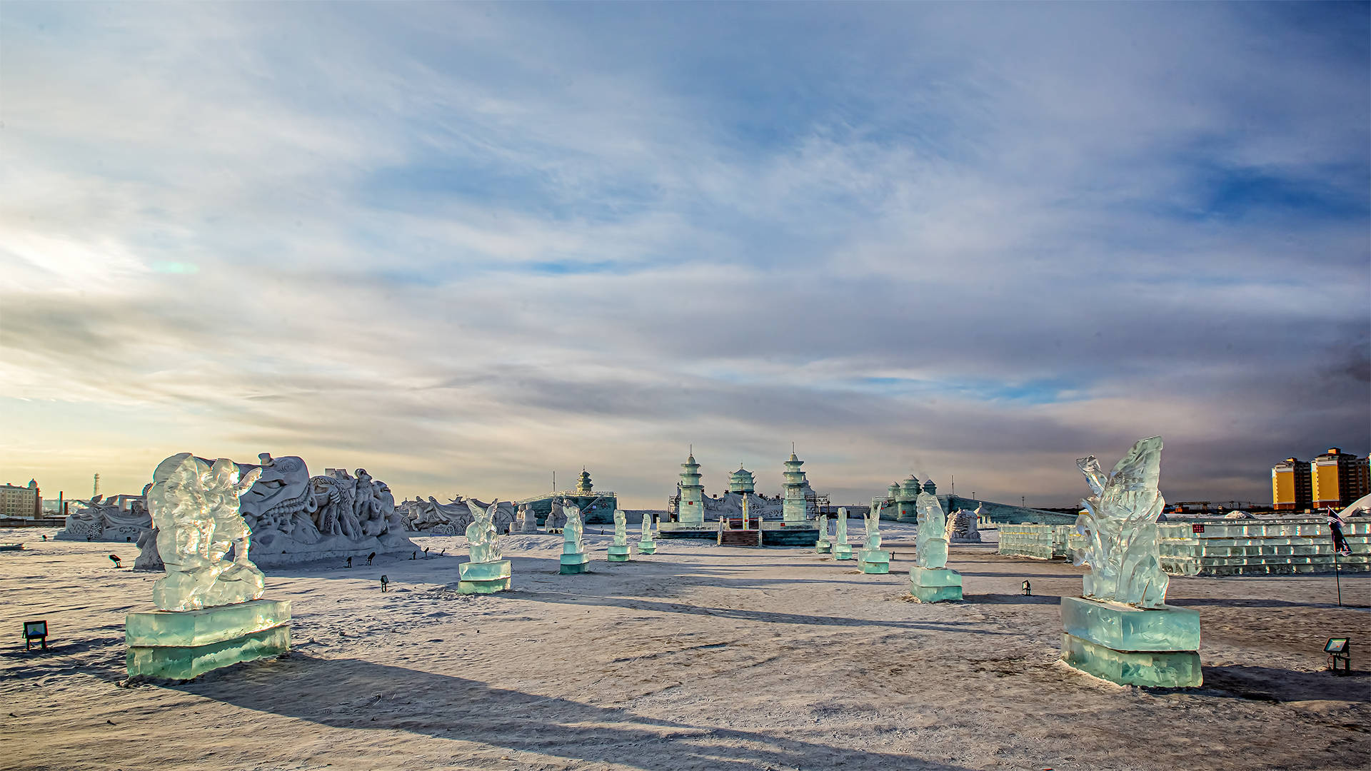 冰清雪洁满洲里中俄蒙国际冰雪节扮靓边城