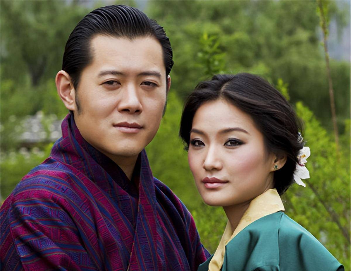 案例:富家四姐妹同嫁不丹国王,九年后补办婚礼,荒诞的背后真相_辛格