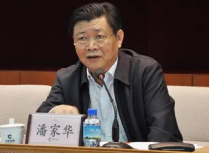 周蓬安：“腐败窝”——2751亿烟草巨头正副总经理被查