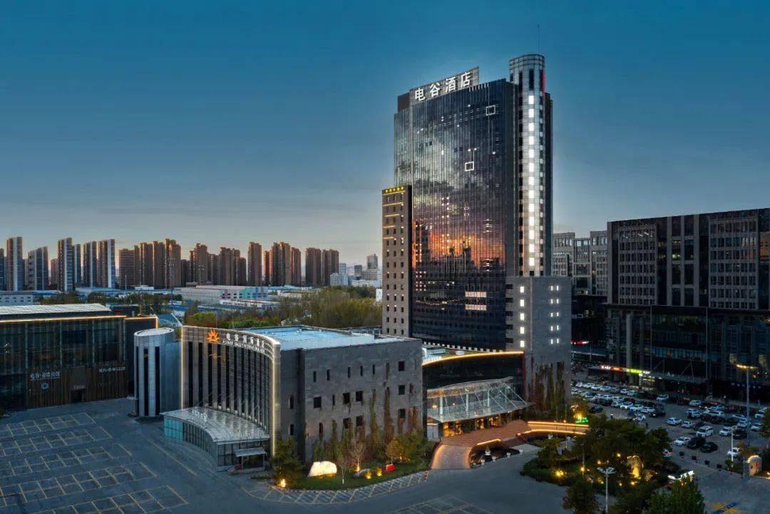 英利集团:"中国电谷"升级版的生动实践_发展_保定市_创新