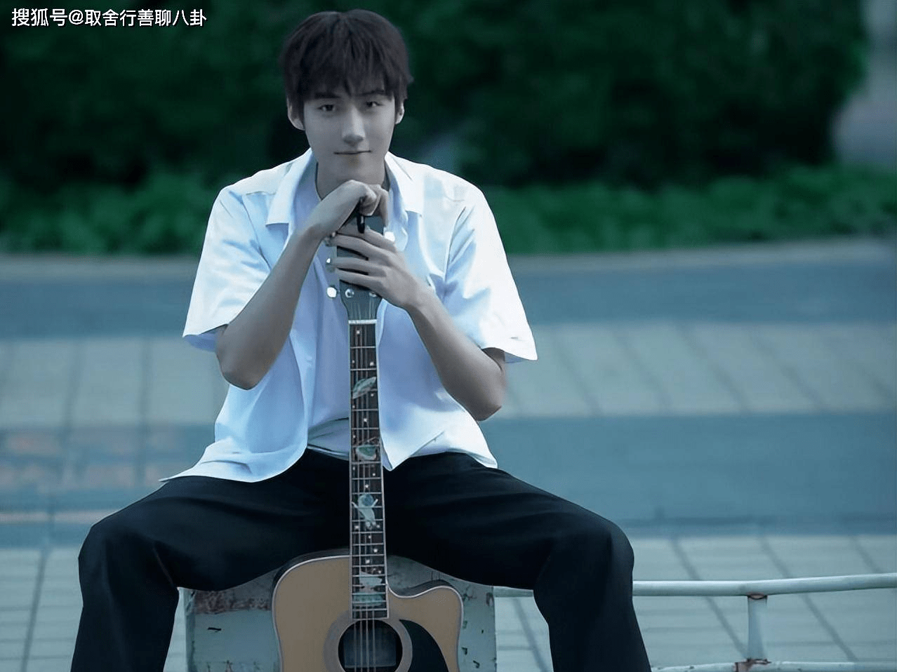 男明星因病去世,曾与杨紫范丞丞合作,是关晓彤的同学_网友_毕业_照片