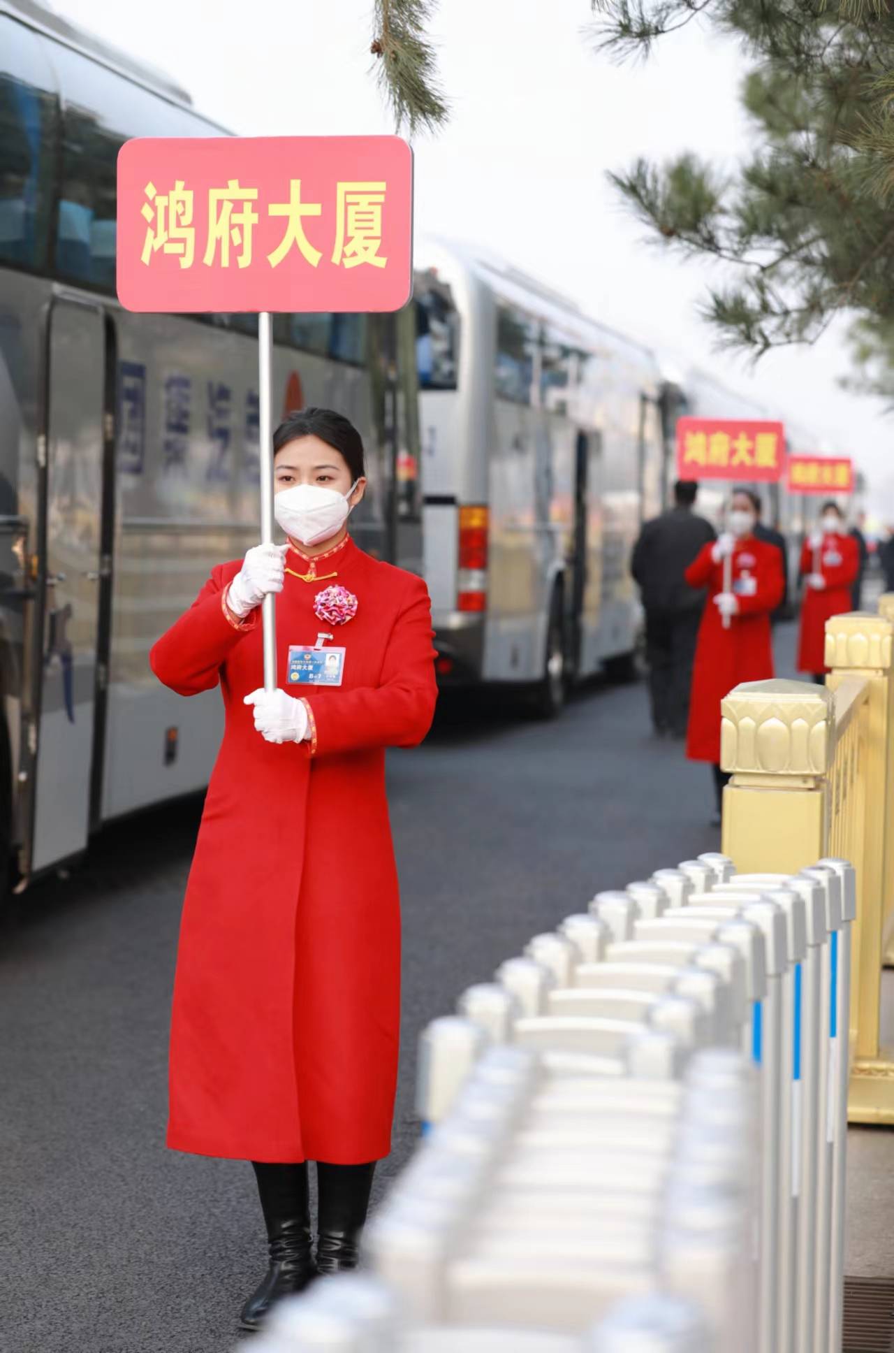 河北科技学院30名志愿者圆满完成全国"两会"礼仪服务工作_青春_青年
