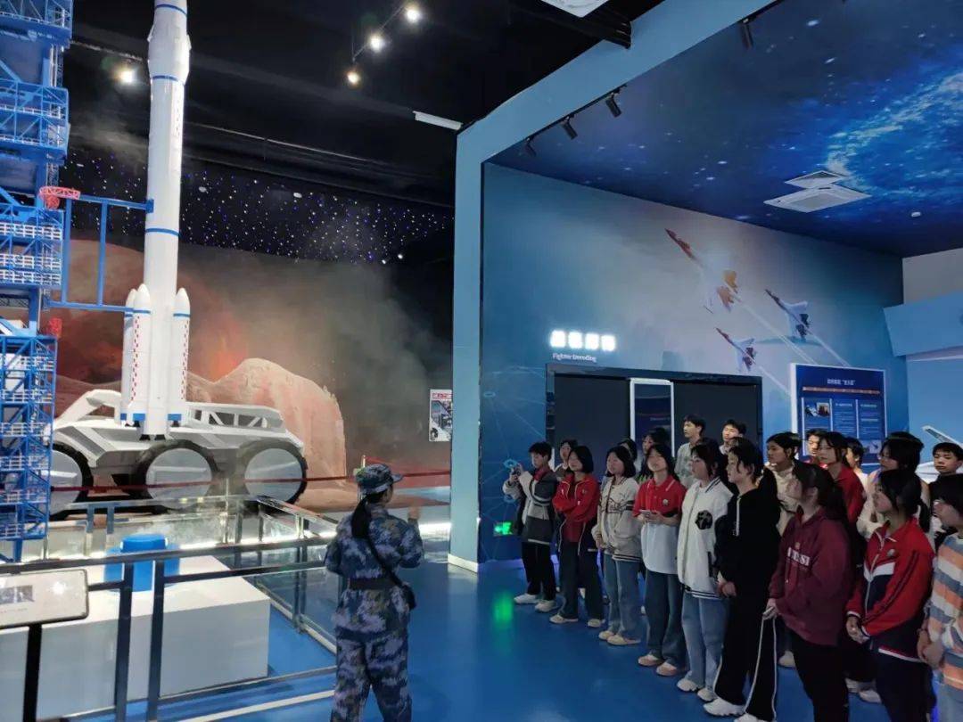 传承红色基因,争做模范少年——兴国县崇贤中学红兴谷研学之旅_高科技