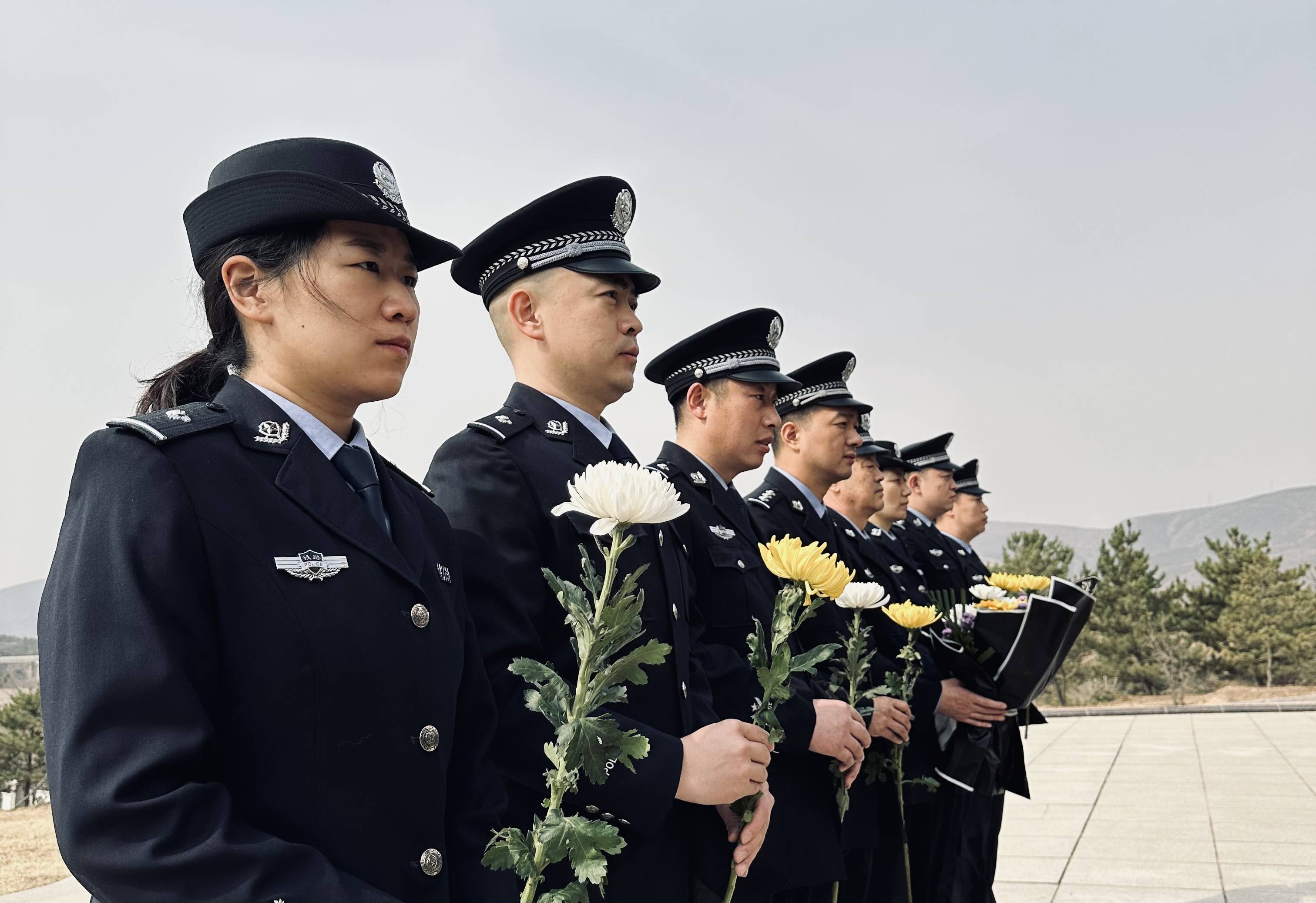 來源:錫林浩特公安處通訊員:徐東煒 劉暢返回搜狐,查看更多