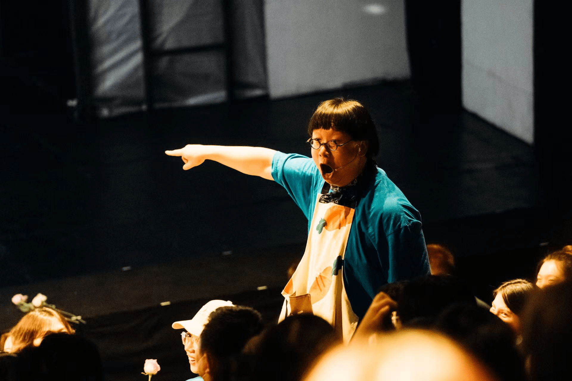 拿大顶剧社成立12周年,纪念专场演出午夜狂欢三小时_表演_观众_喜剧