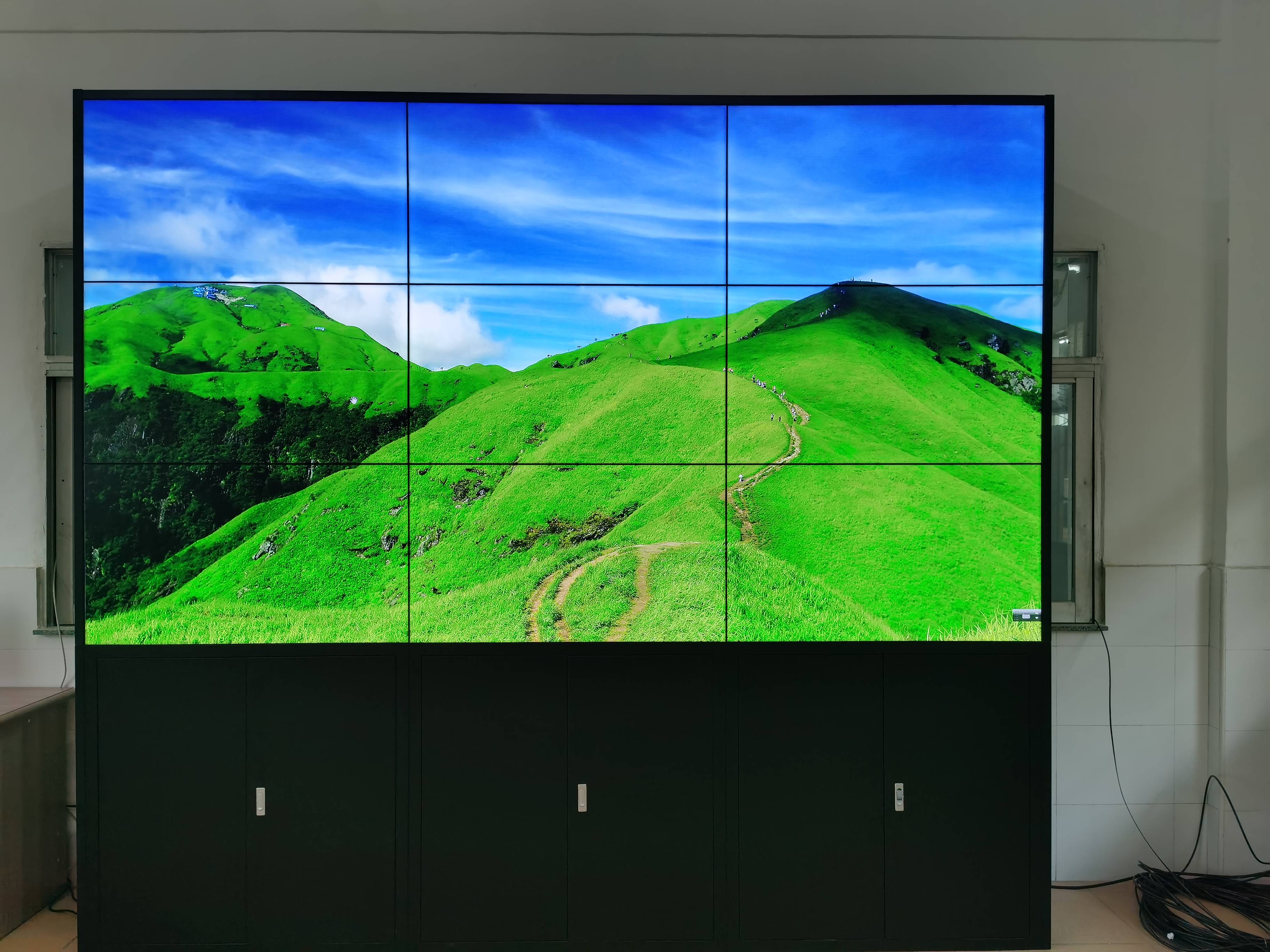 液晶拼接屏墙:创建高品质视觉展示空间的必备利器!_配置_显示_面板