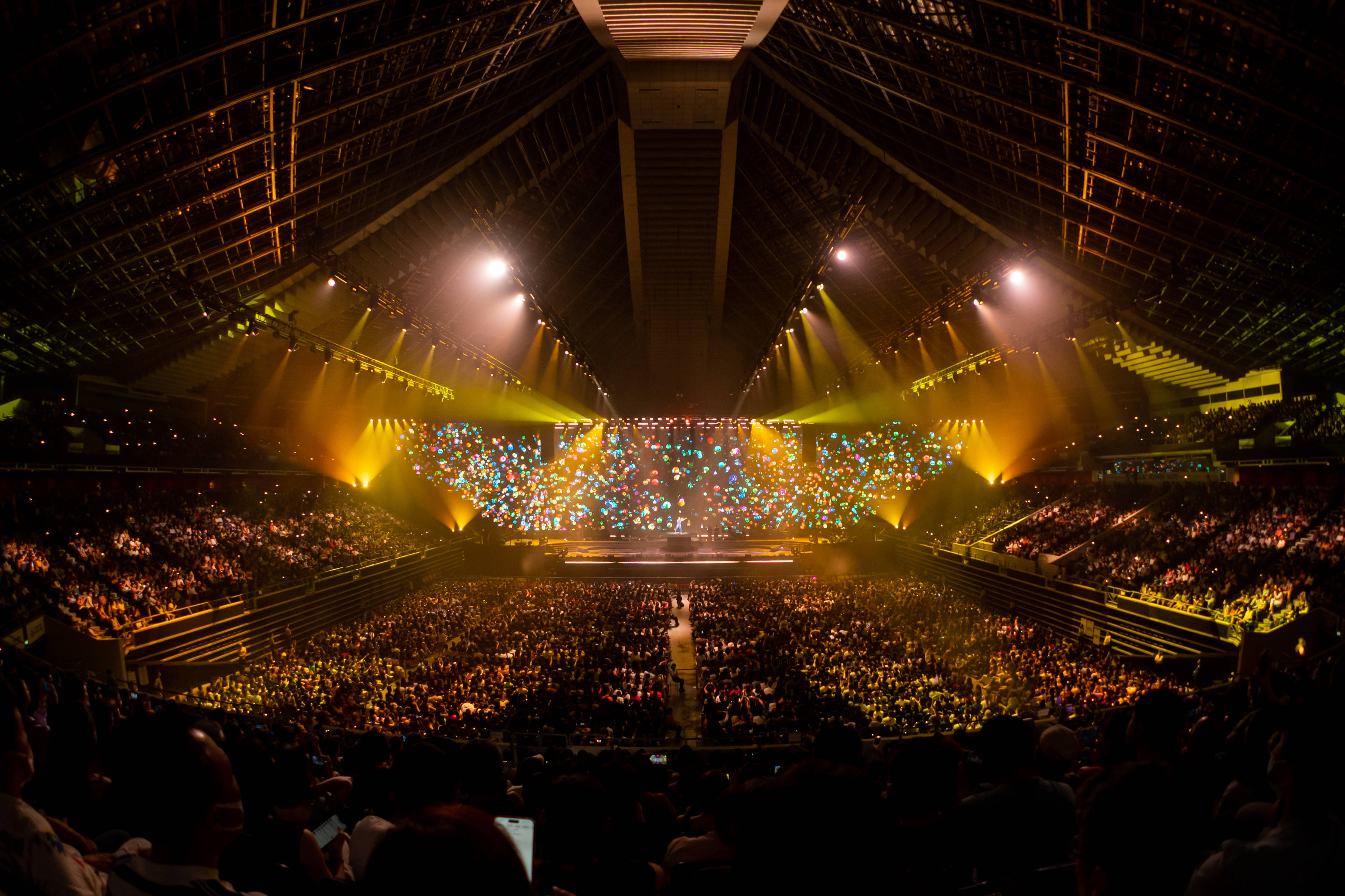 陈奕迅巡演海外首场献新加坡 打造史上最大led屏幕_eason_演唱会_歌迷