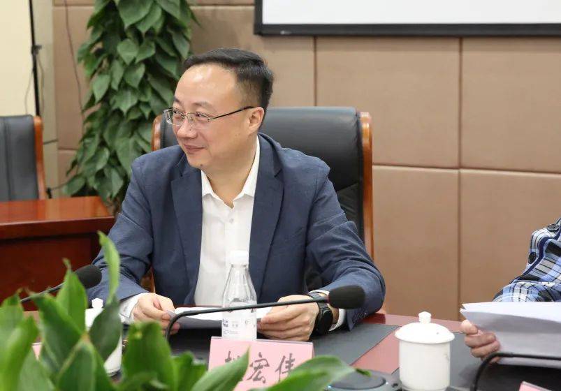 重庆市璧山中学校校被授予"吉林大学卓越生源基地"称号_授牌_赵宏伟