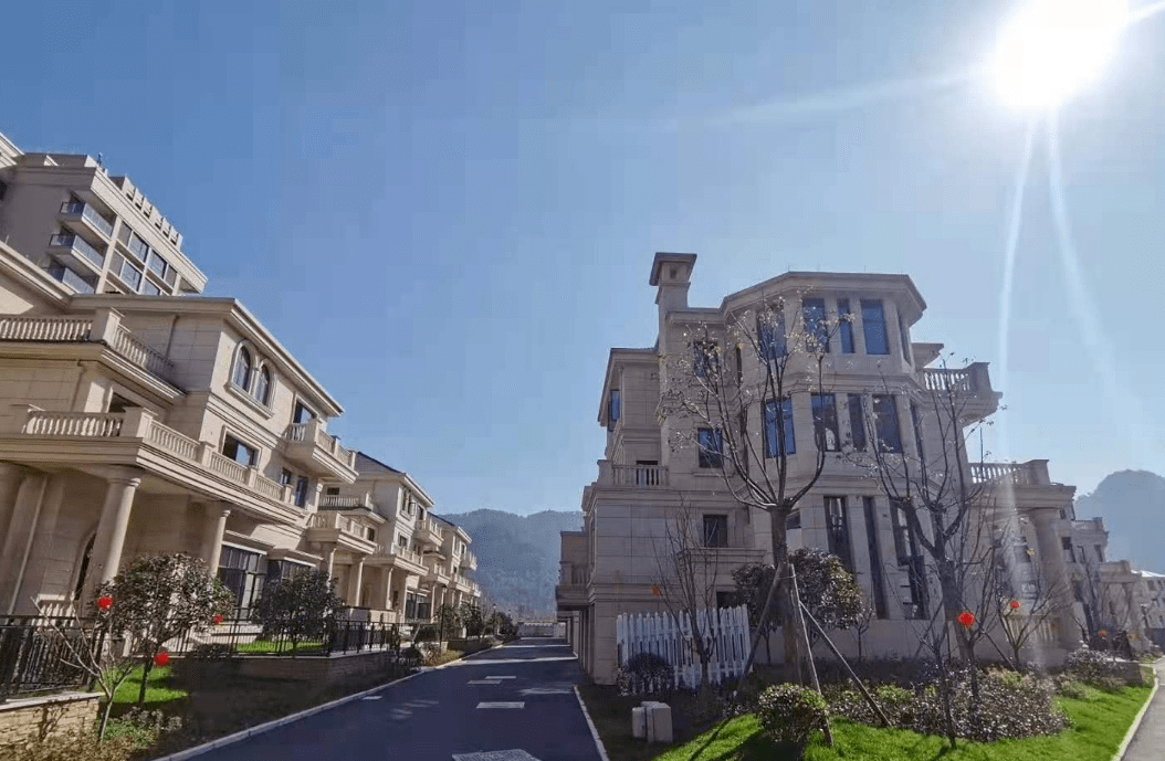 杭州桐庐品庐东岸售楼部电话|24小时|价格详情|实时更新|售楼处地址