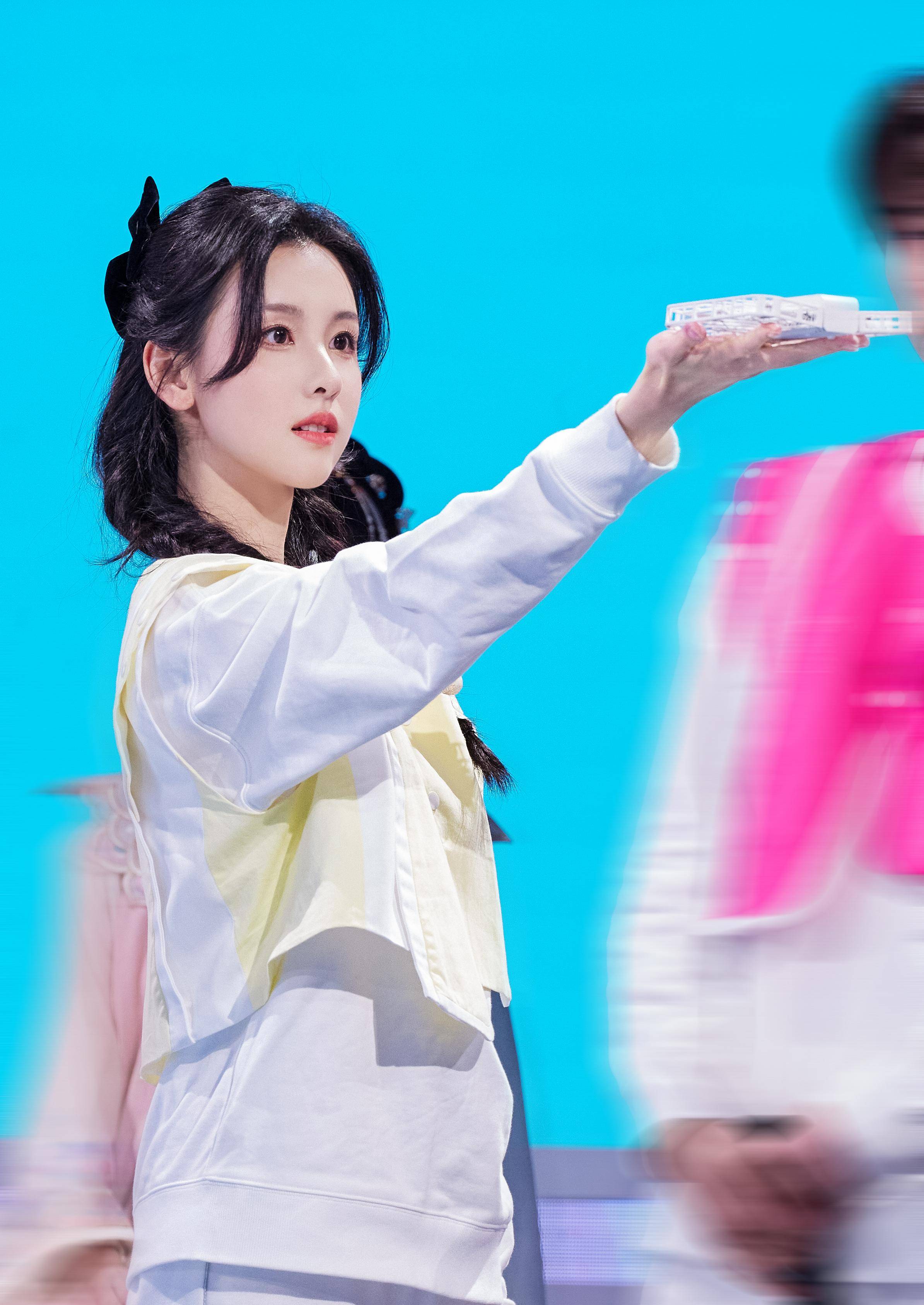 《你好,星期六》陈都灵跳舞惹全场爆笑 娜扎再现"穷哈"名场面_杨迪_周