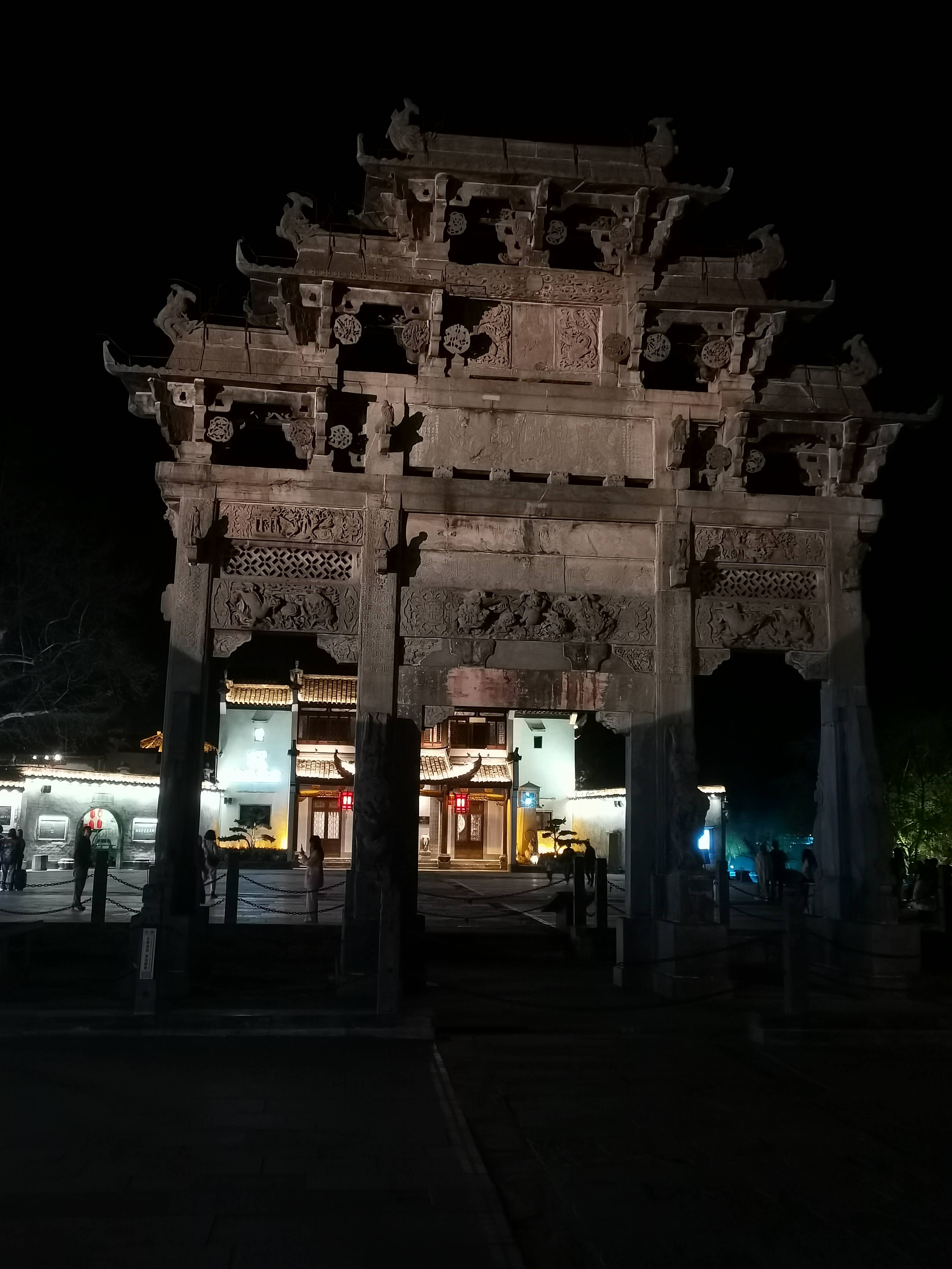 行走长江黄河(二十四)夜游安徽西递古村_夜景_景区_灯光