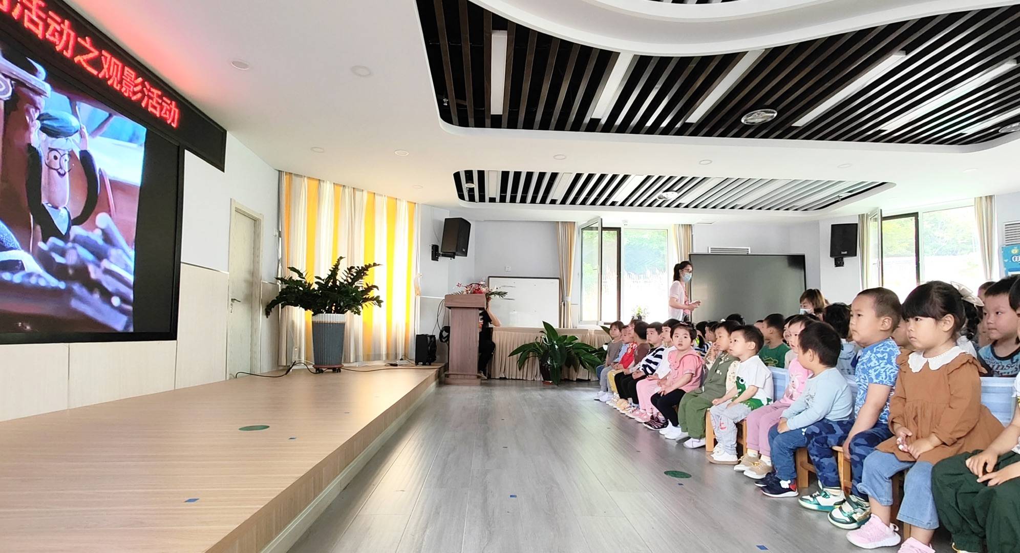 大连市西岗区第五幼儿园举办"童心飞扬 舞动梦想"庆"六一"欢乐周活动