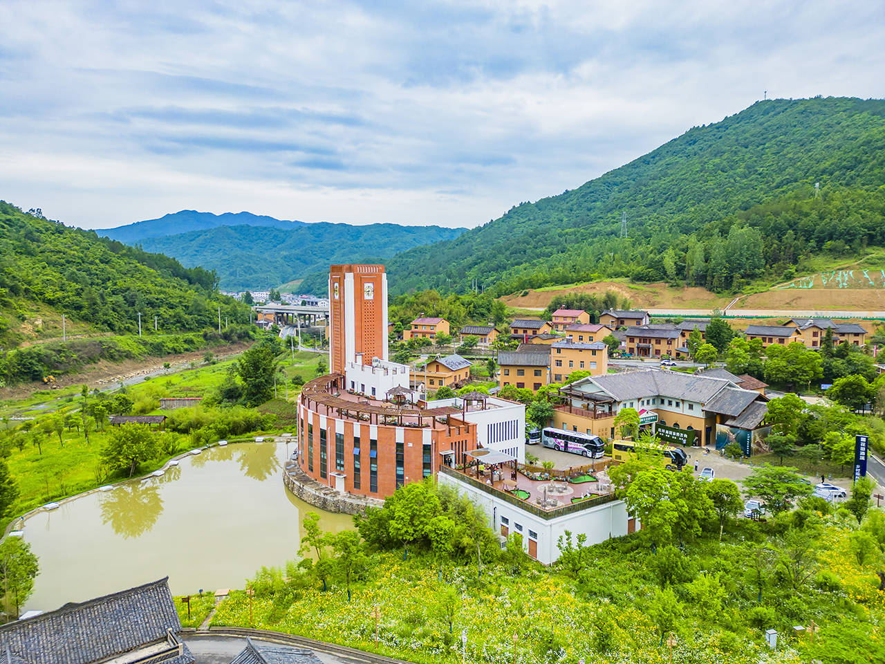 房县花田酒溪景区介绍图片