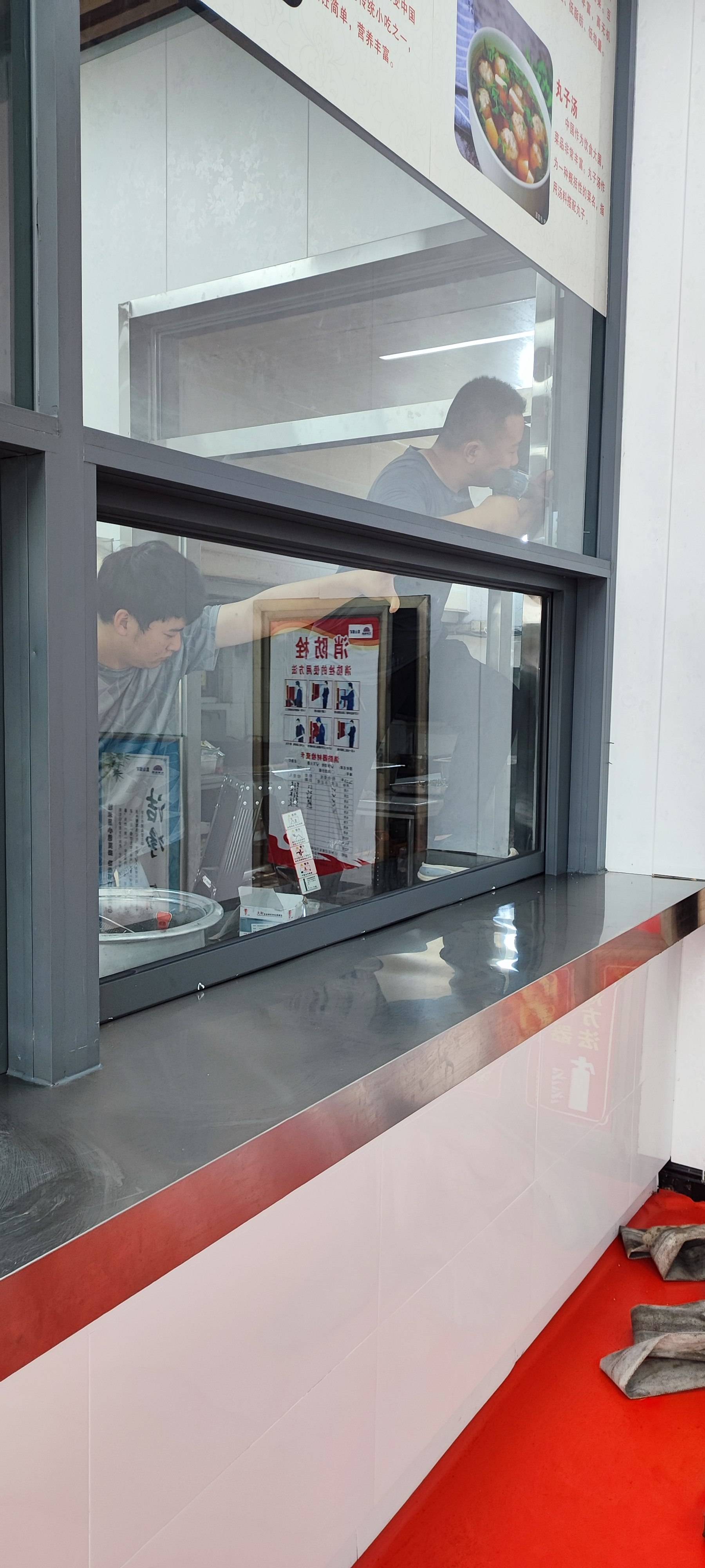 洛阳提升门窗安装:员工餐厅出档口提升操作很方便_影响_用餐_设计