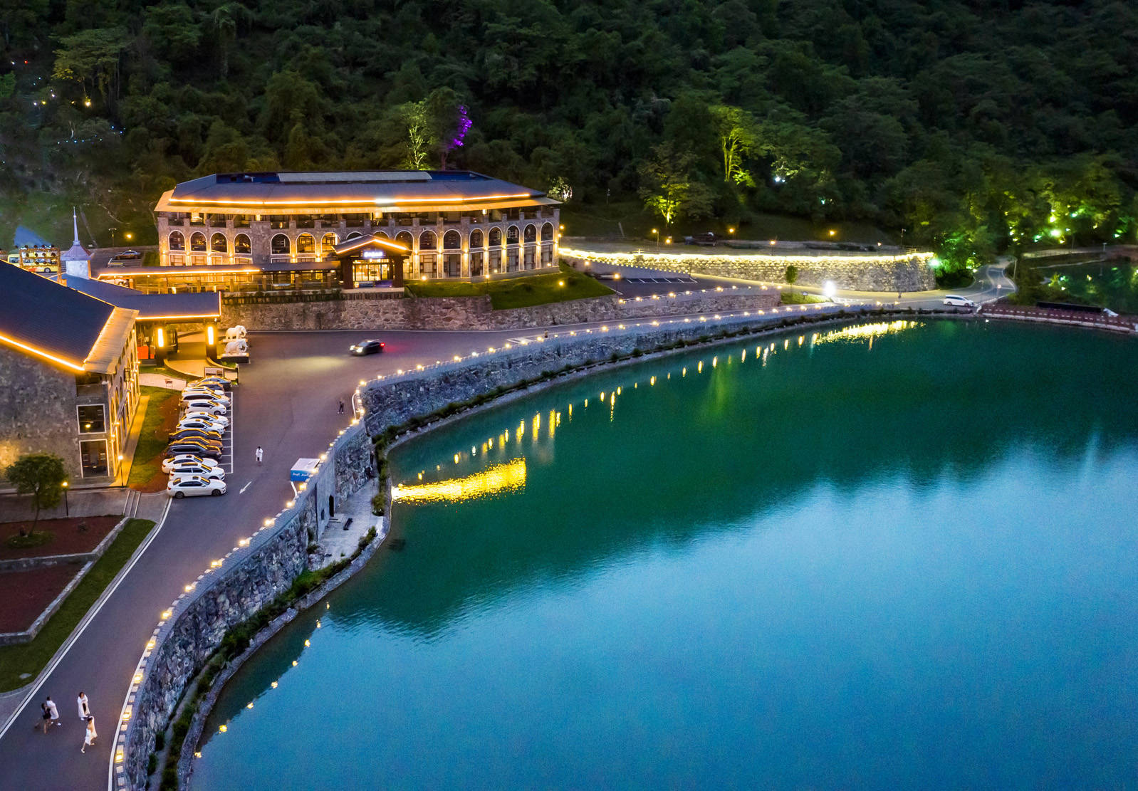 雅安天全喇叭河风景区蓝水晶景点夜景迷人